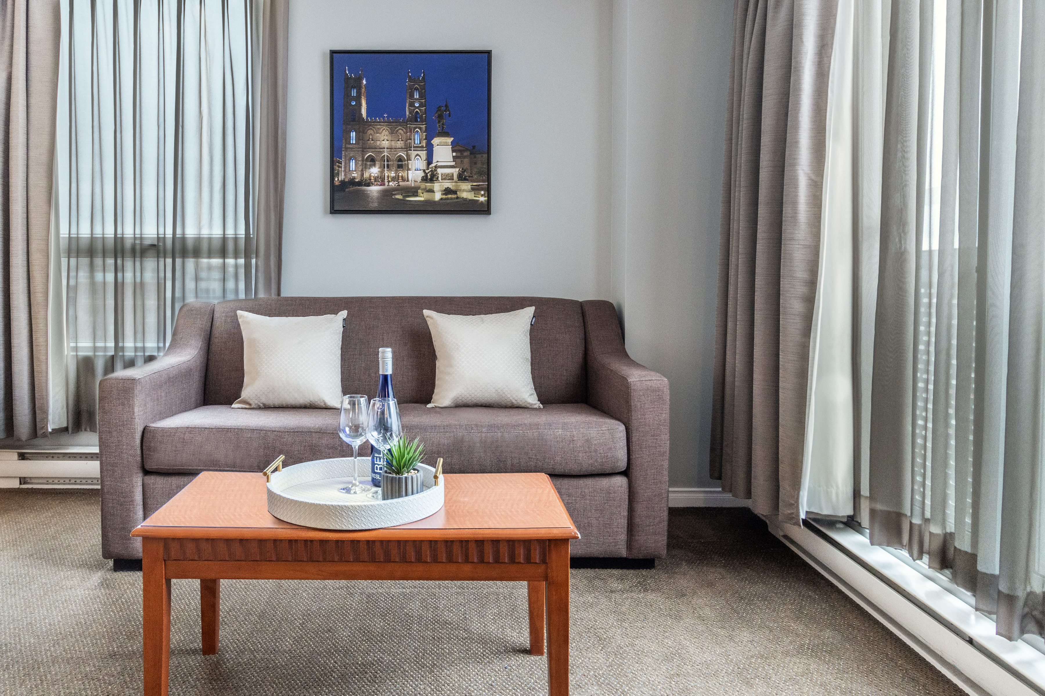 Studio King Size Bed