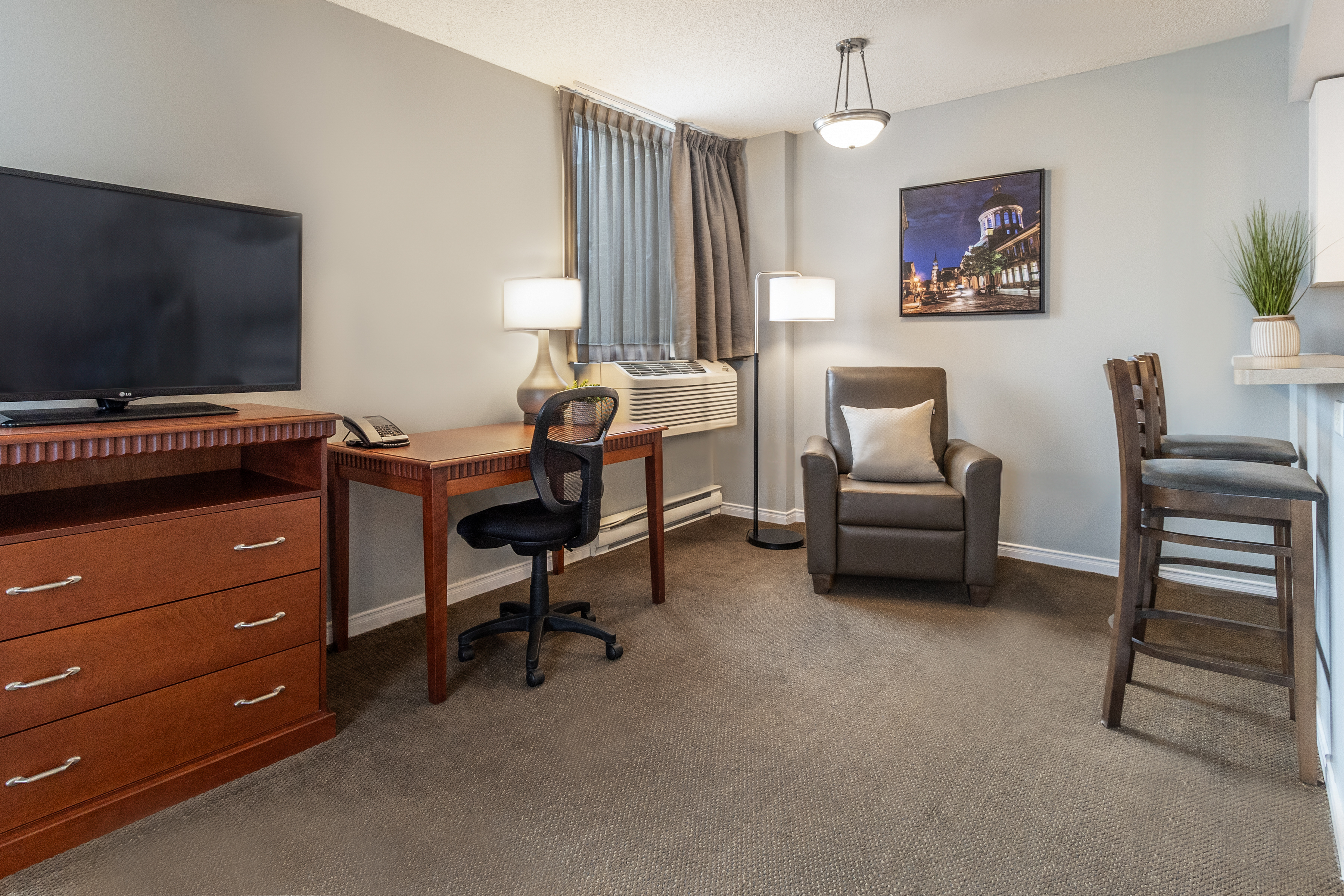 Studio King Size Bed