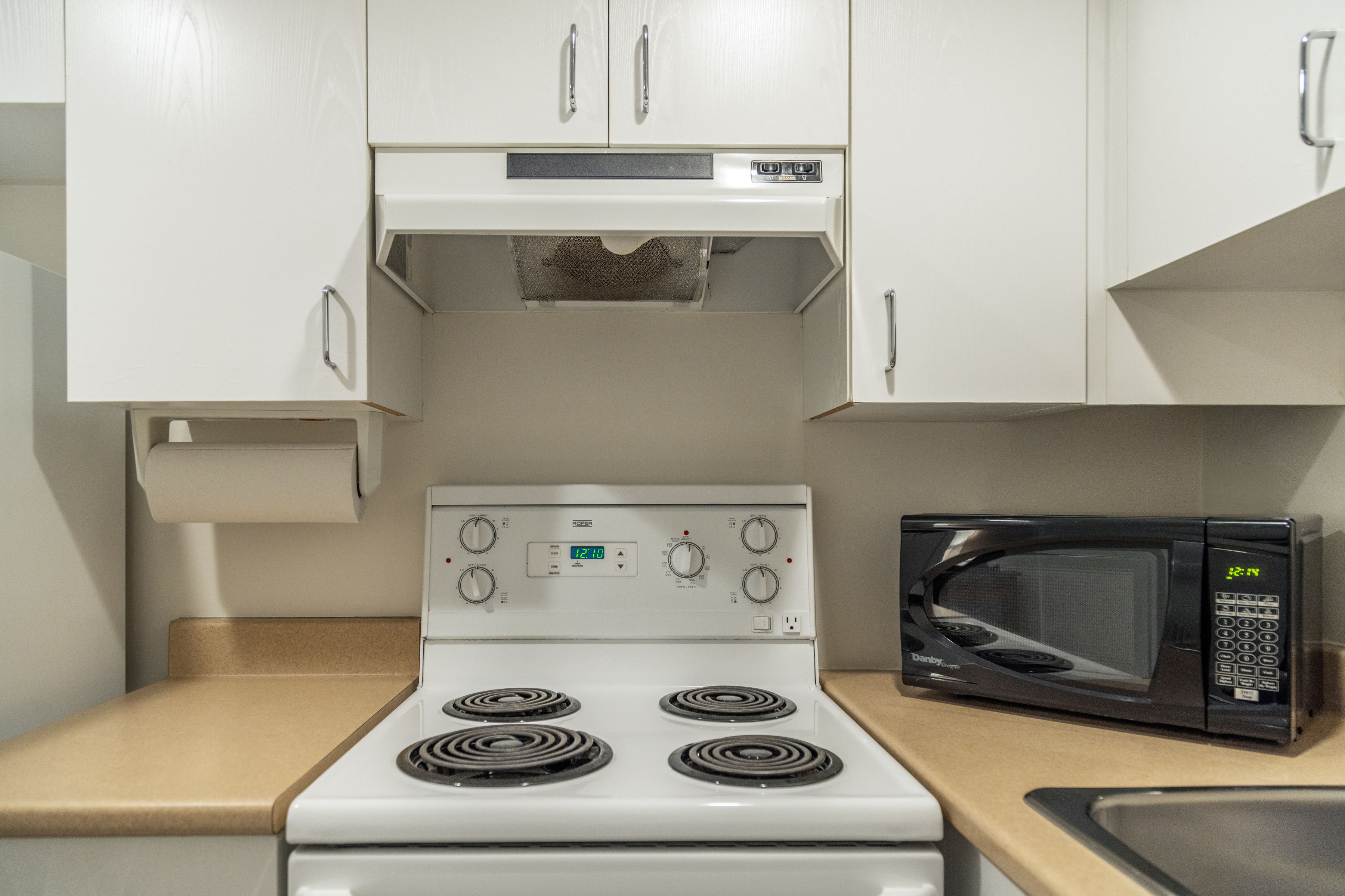 Studio Queen Size Bed