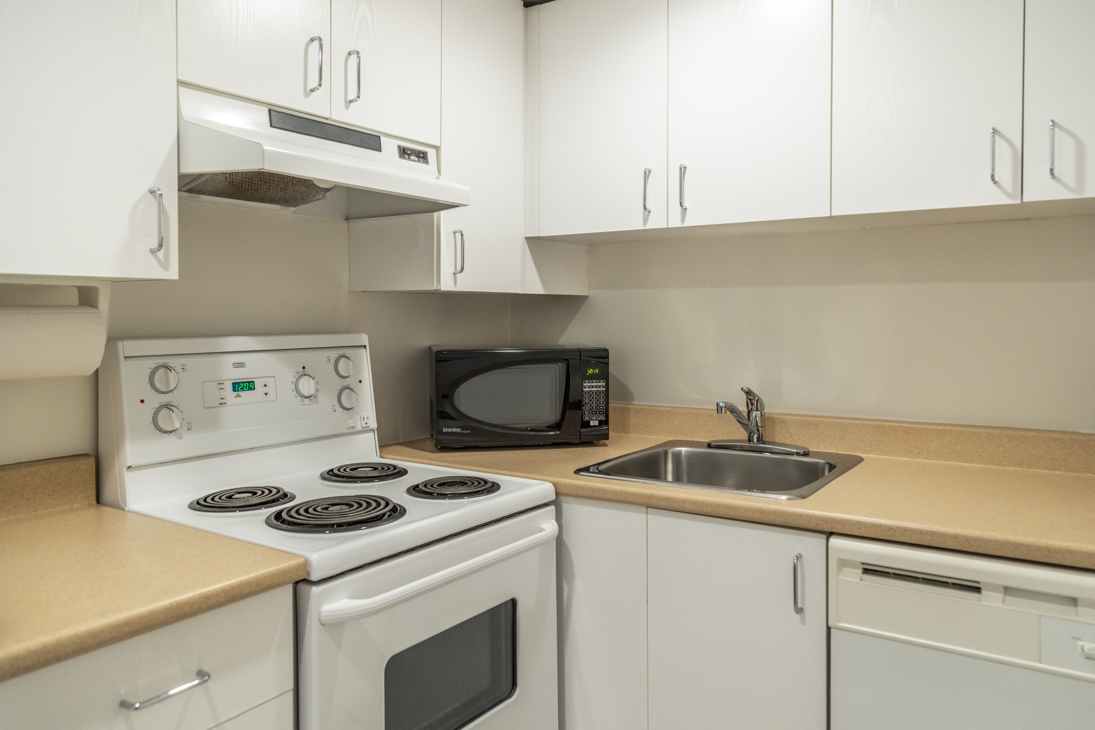 Studio Queen Size Bed