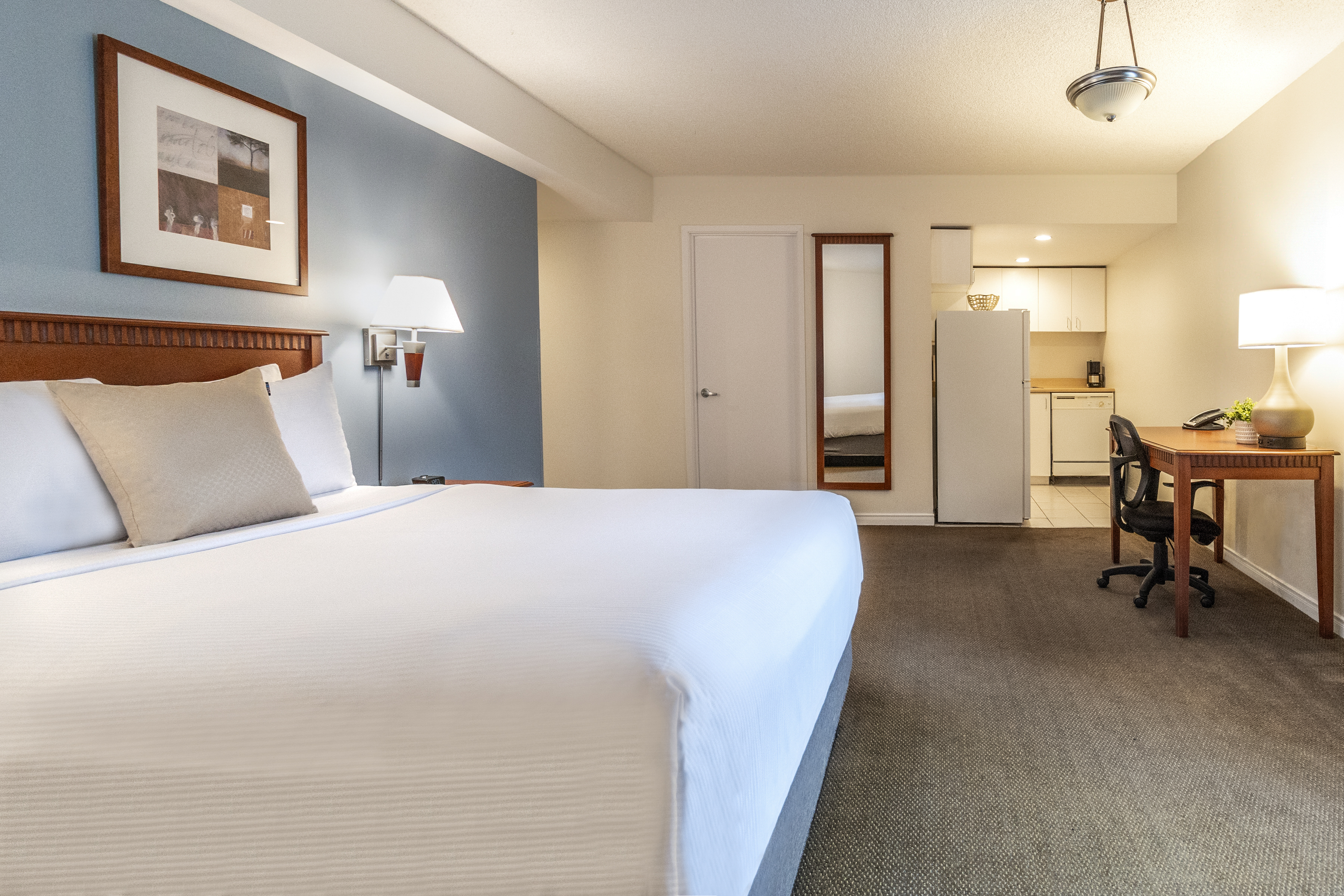 Studio Queen Size Bed