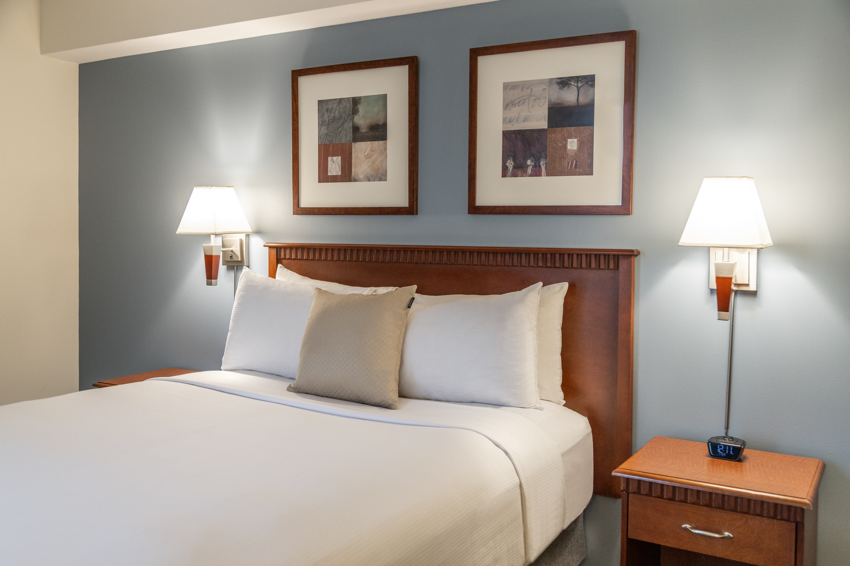 Studio Queen Size Bed