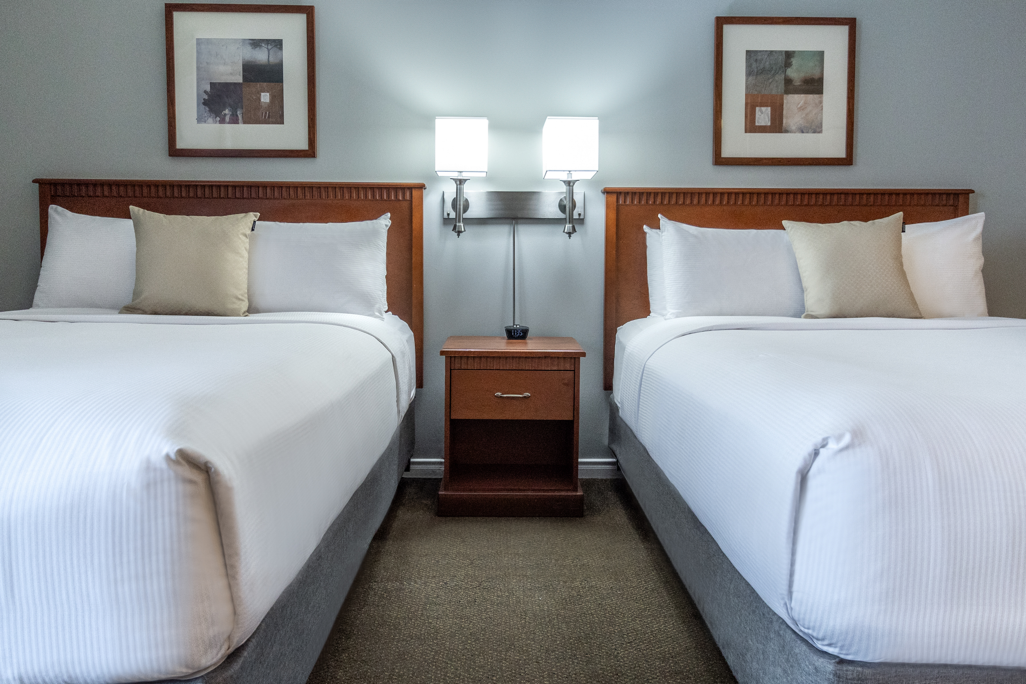 Studio Two Queen Beds