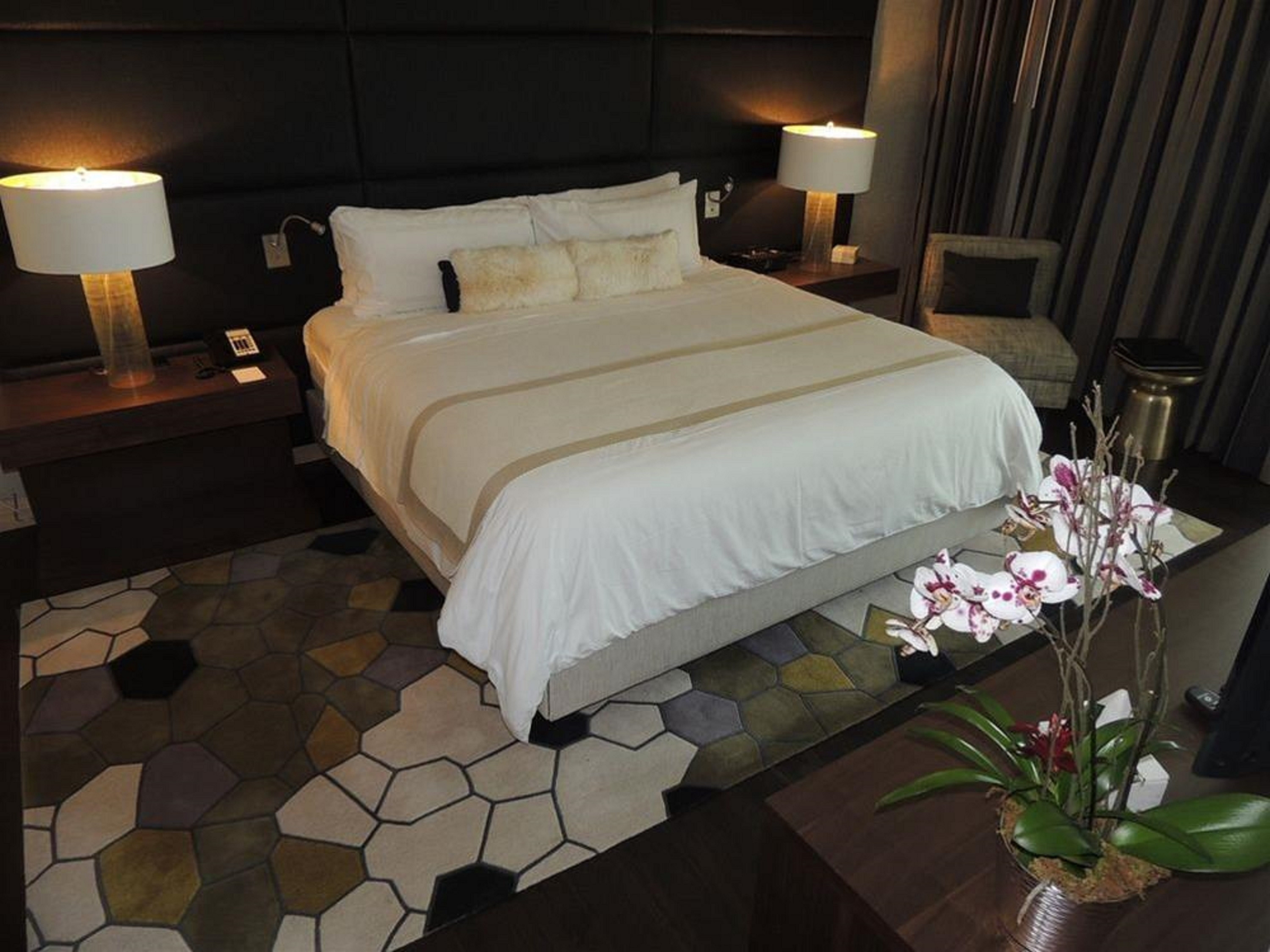 Double Deluxe King Bed