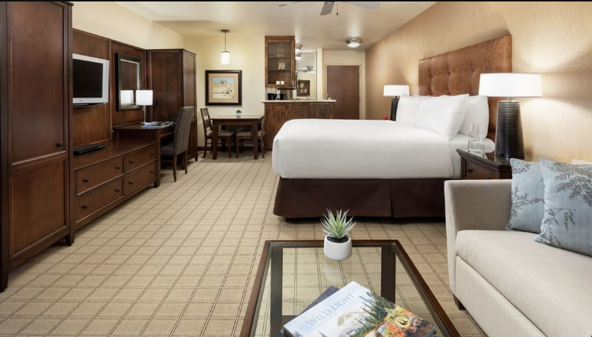 Room King Size Bed