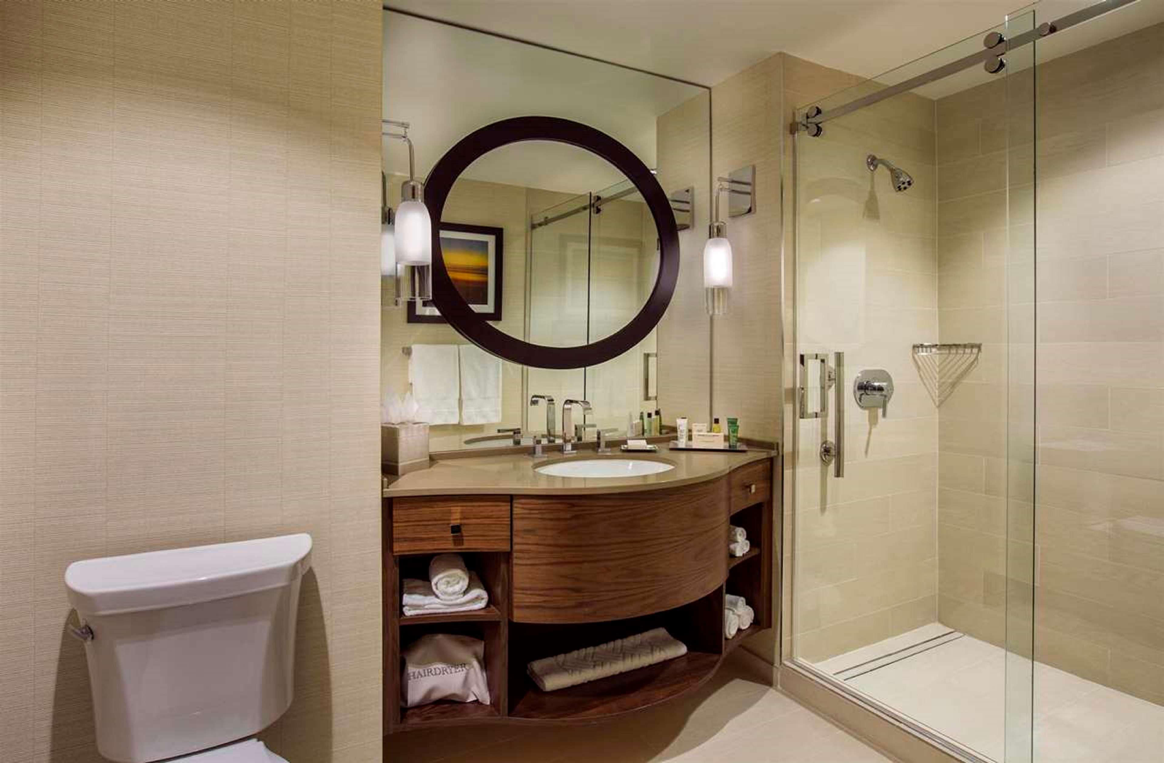 Double Pool View King Bed