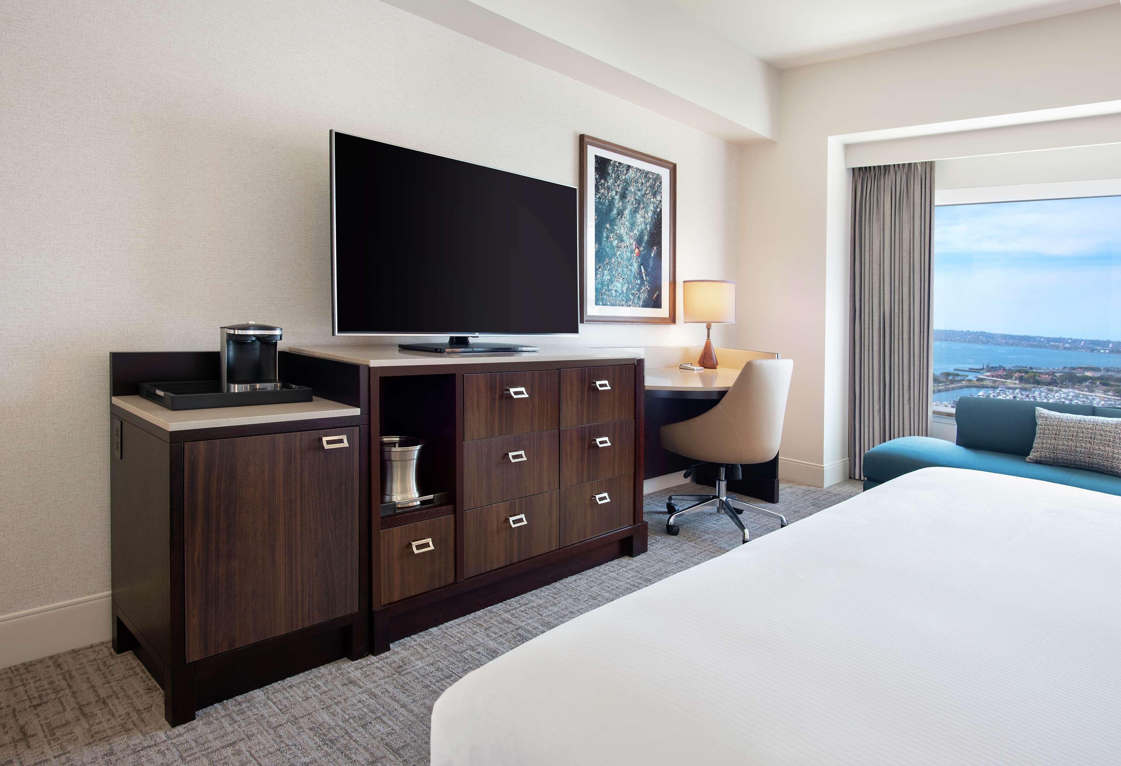 Room Luxury City View