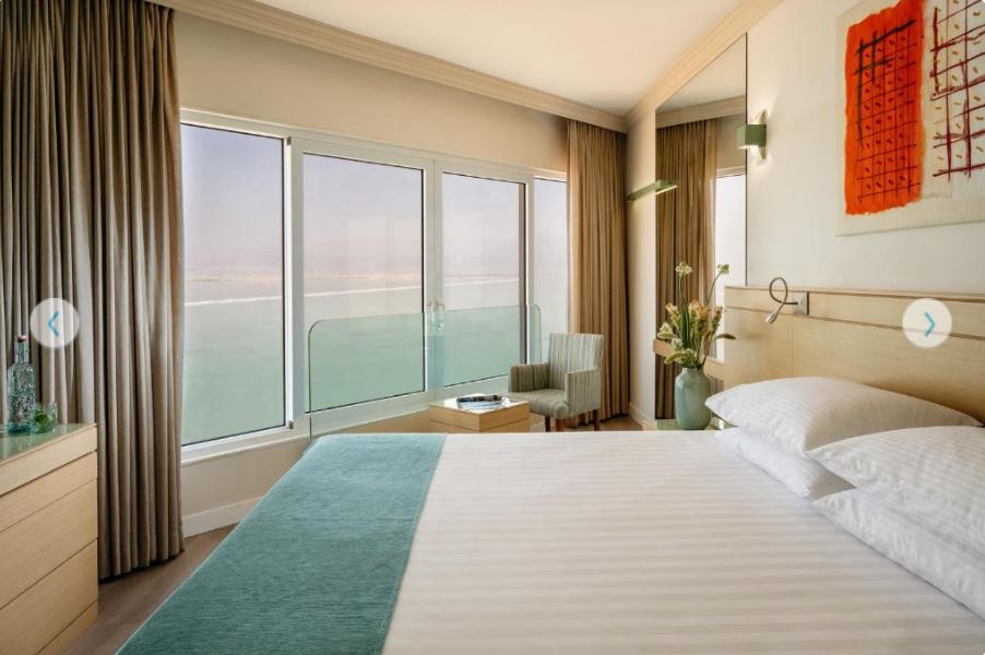 Quadruple Four Bedrooms One Bathroom