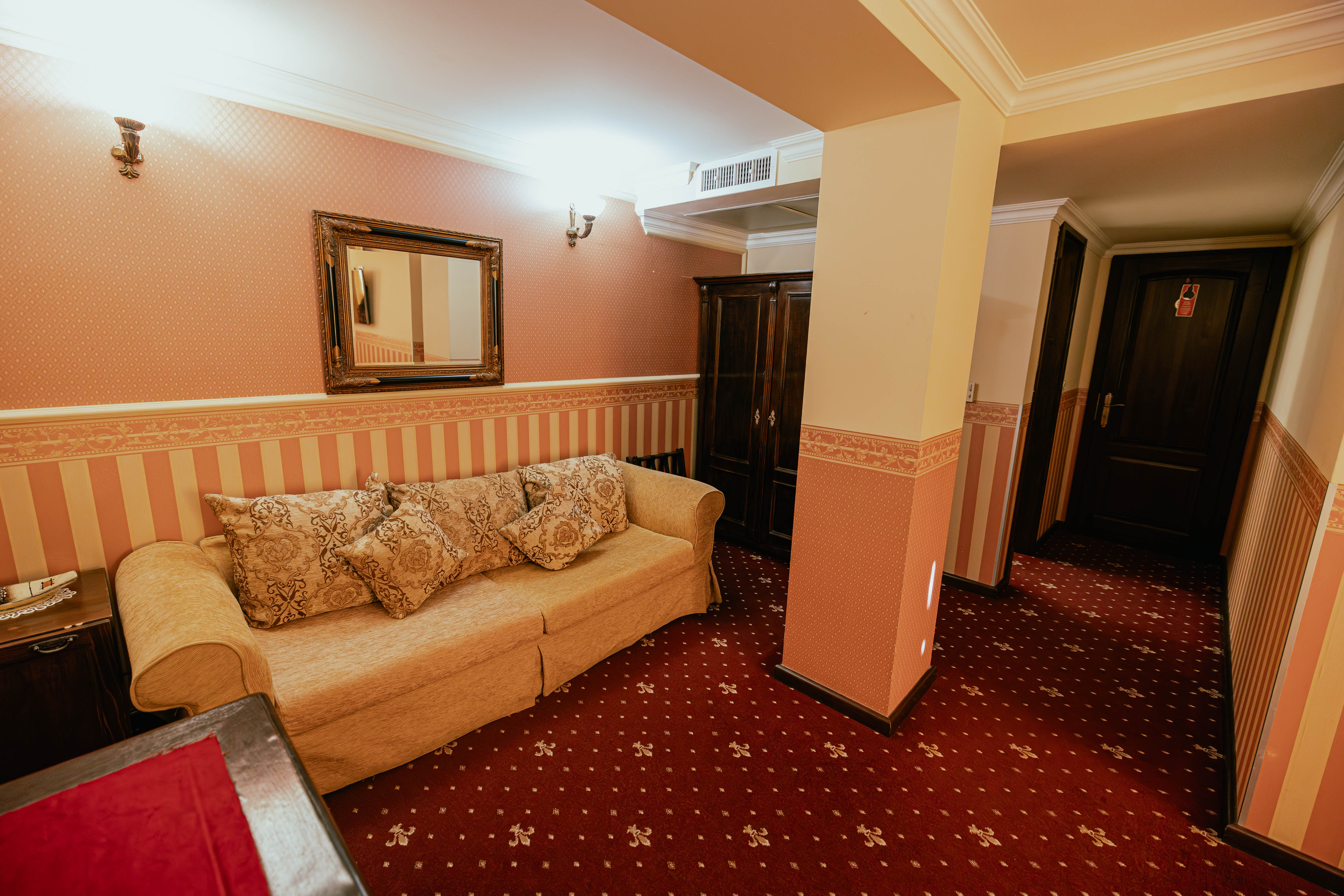 Studio Queen Size Bed