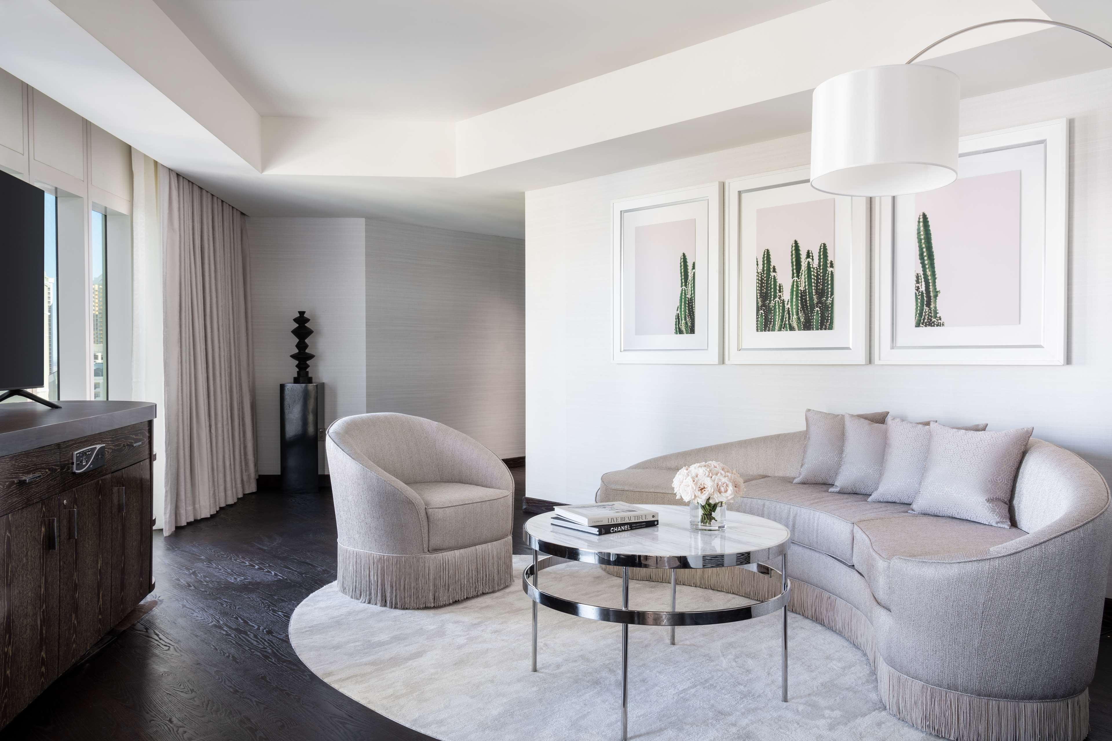 Suite City View King Bed