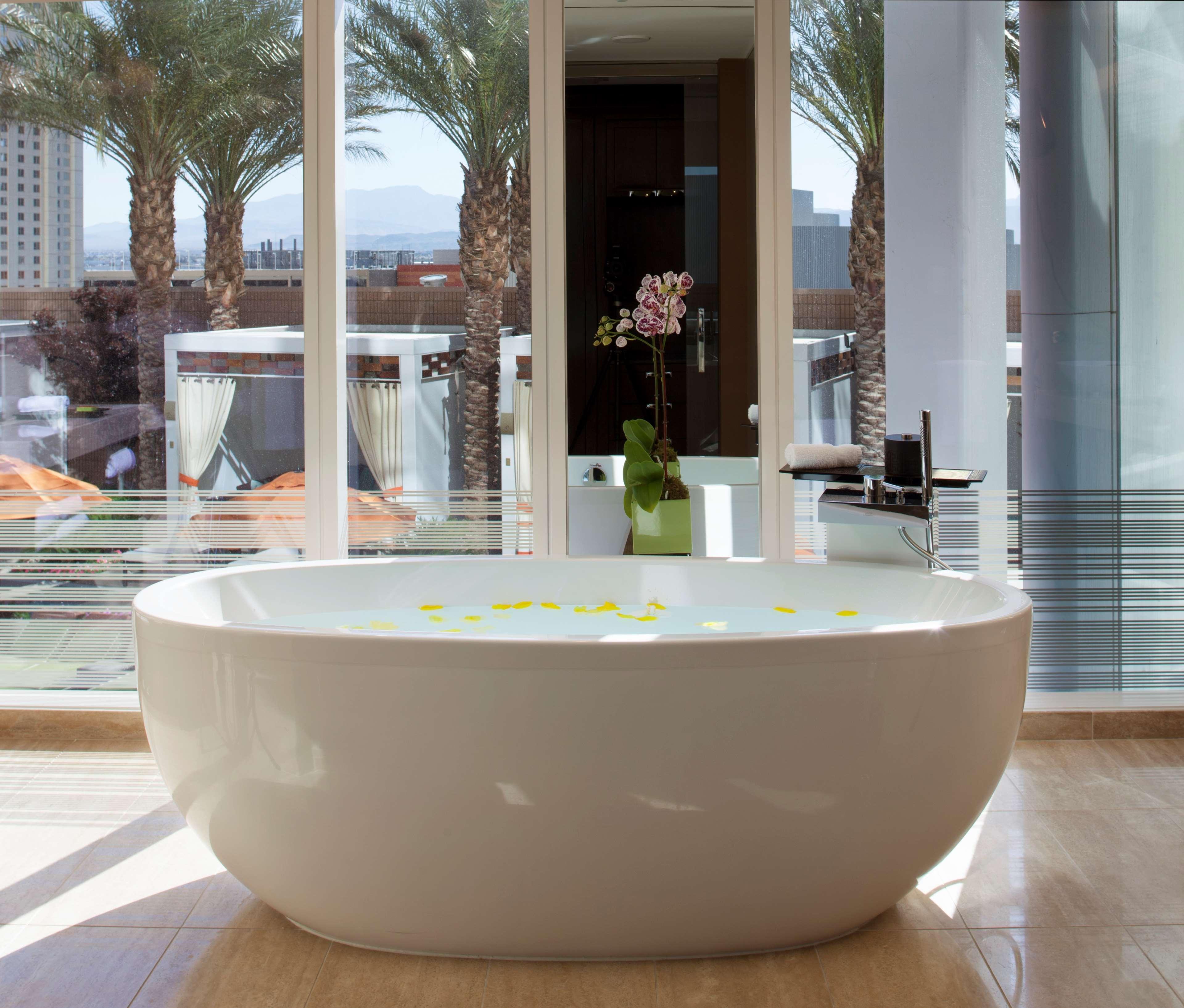 Suite City View King Bed