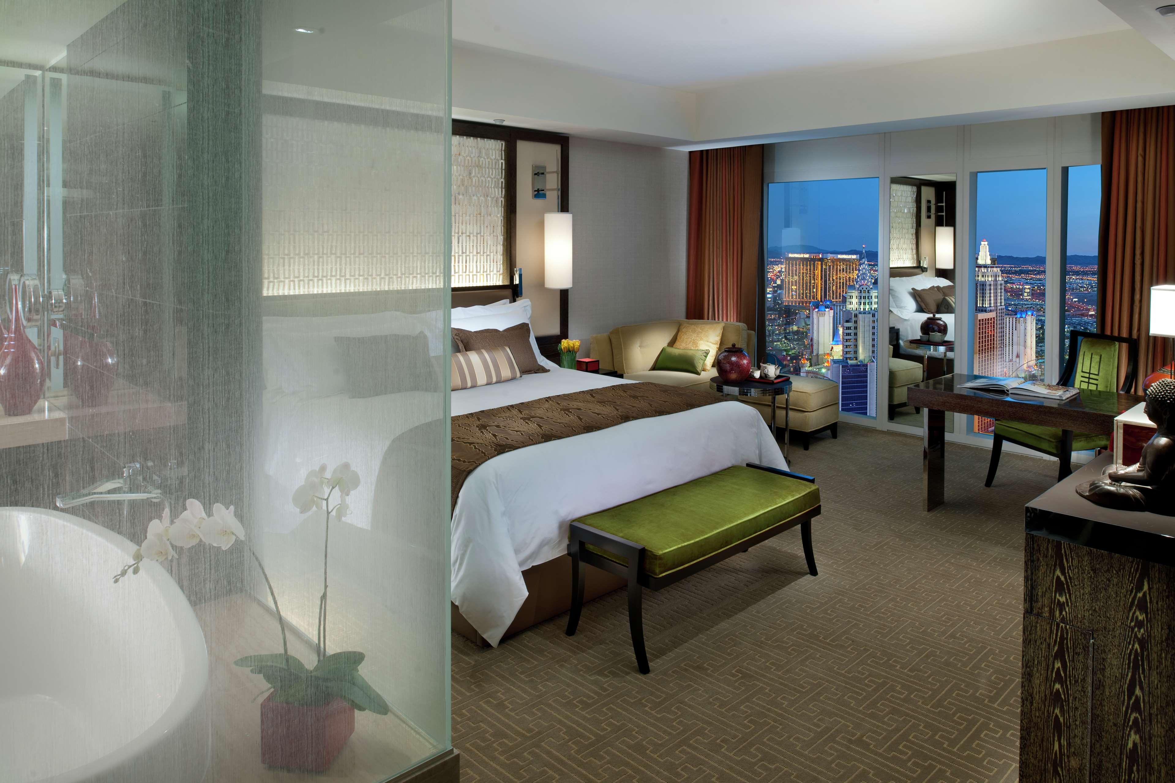 Room City View King Bed