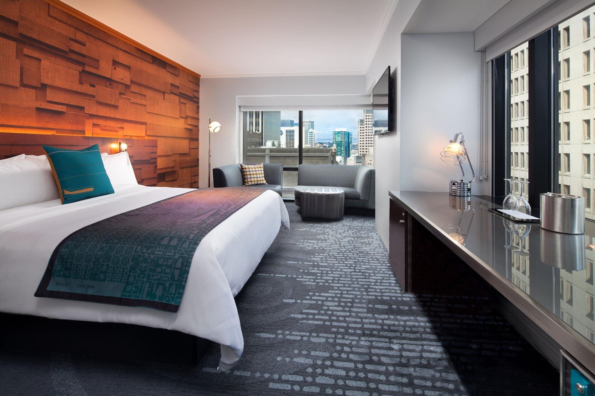 Studio Accessible King Size Bed