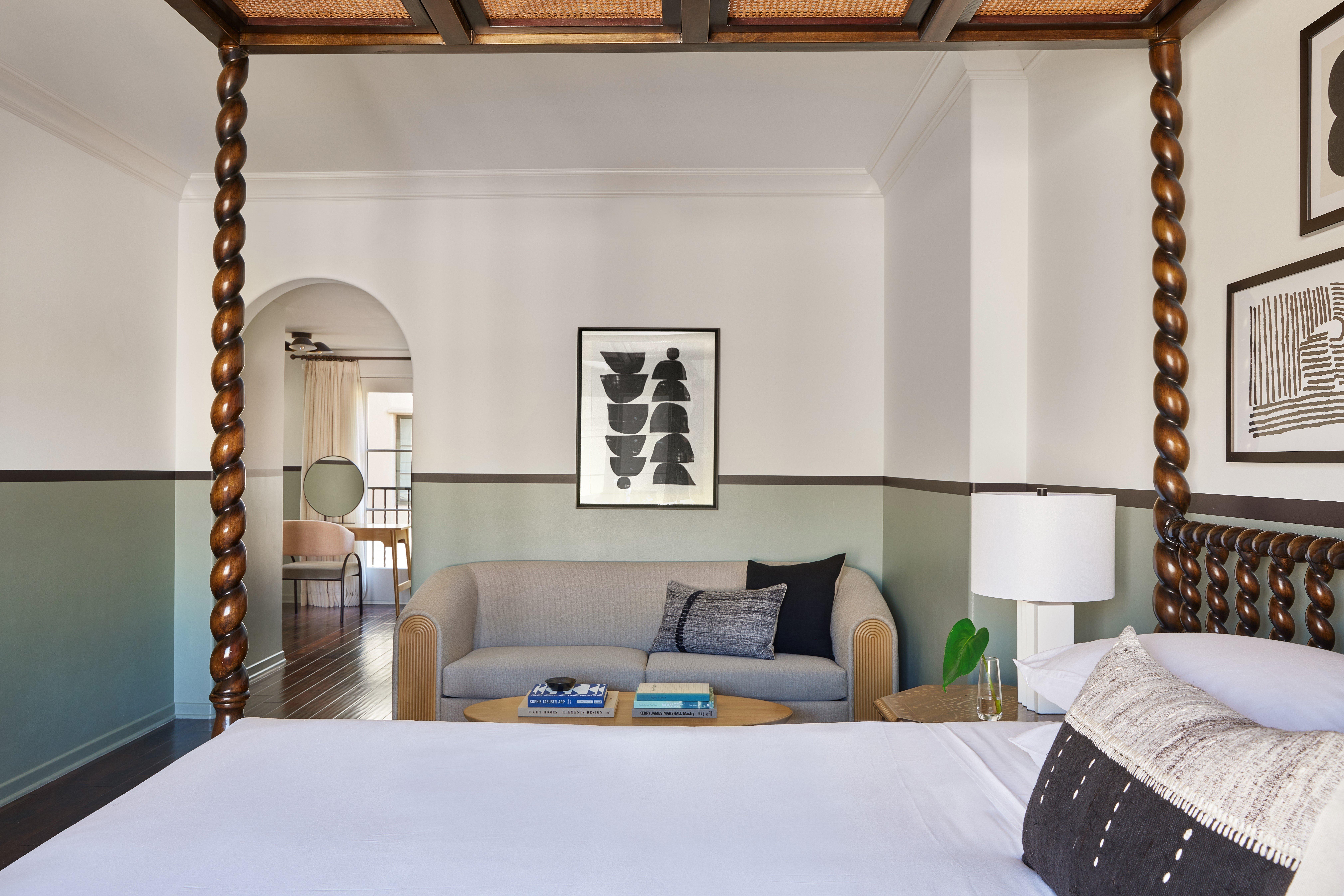 Studio King Size Bed