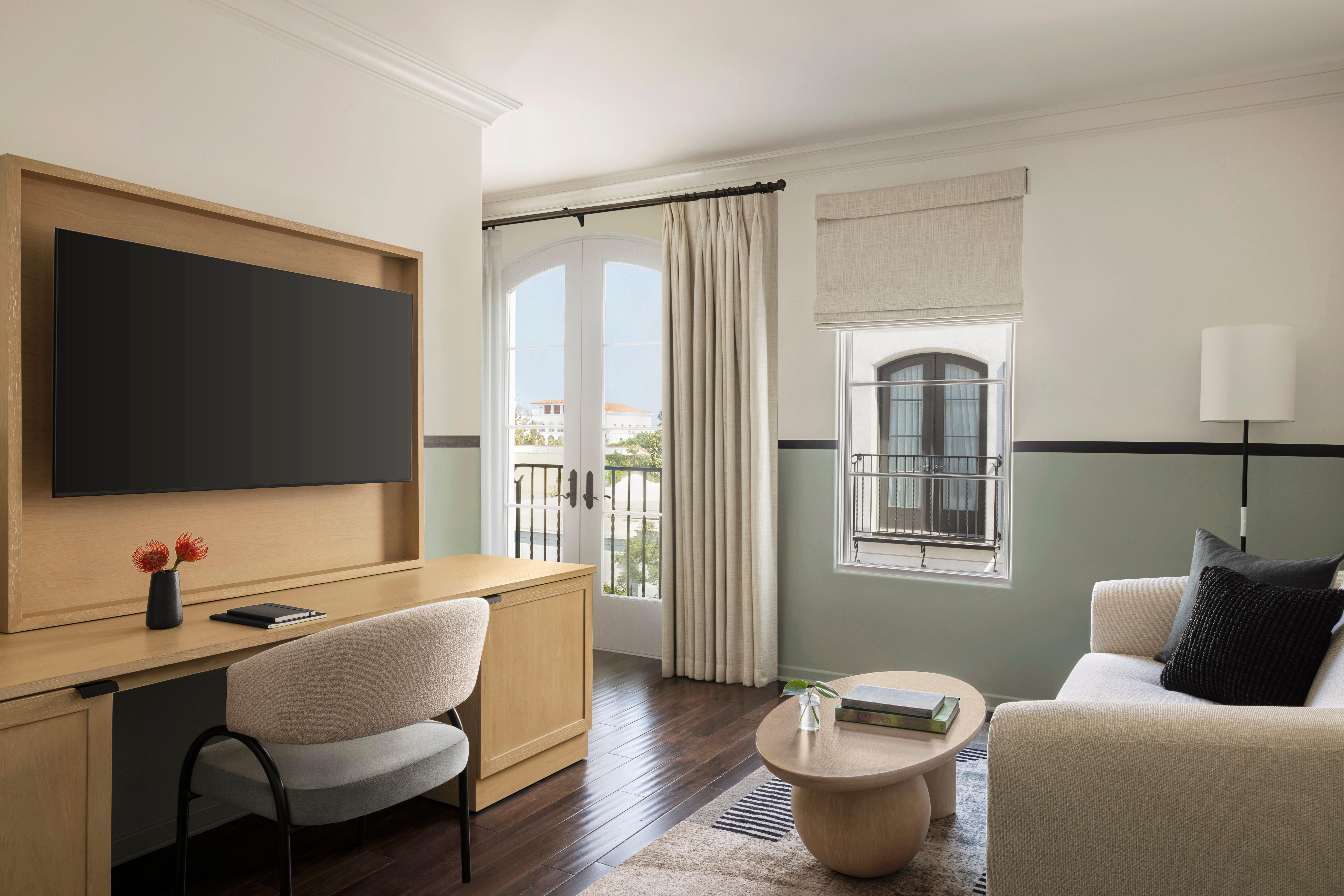 Studio King Size Bed