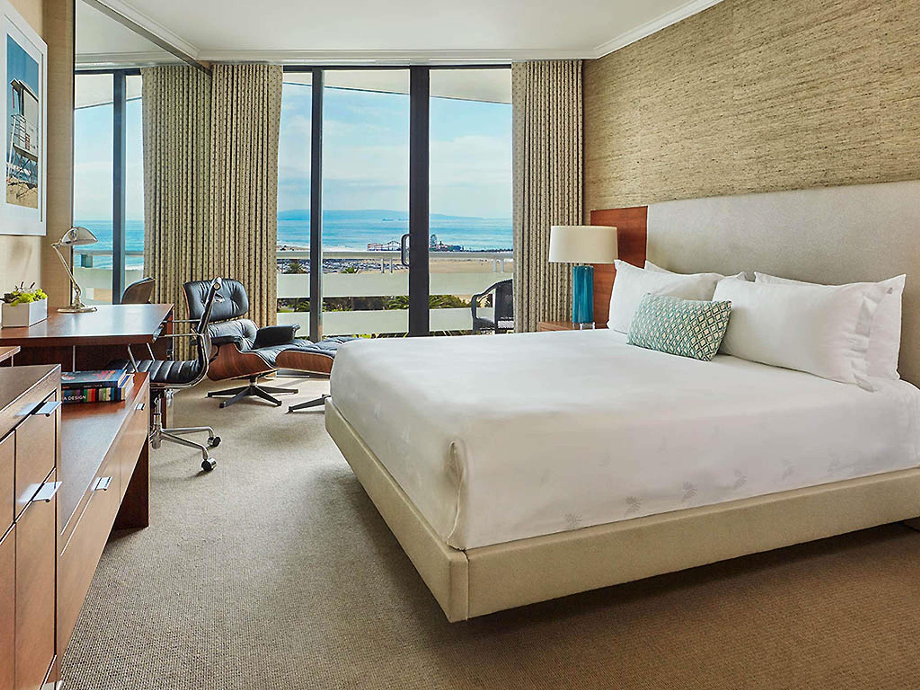 Suite Ocean View with Balcony