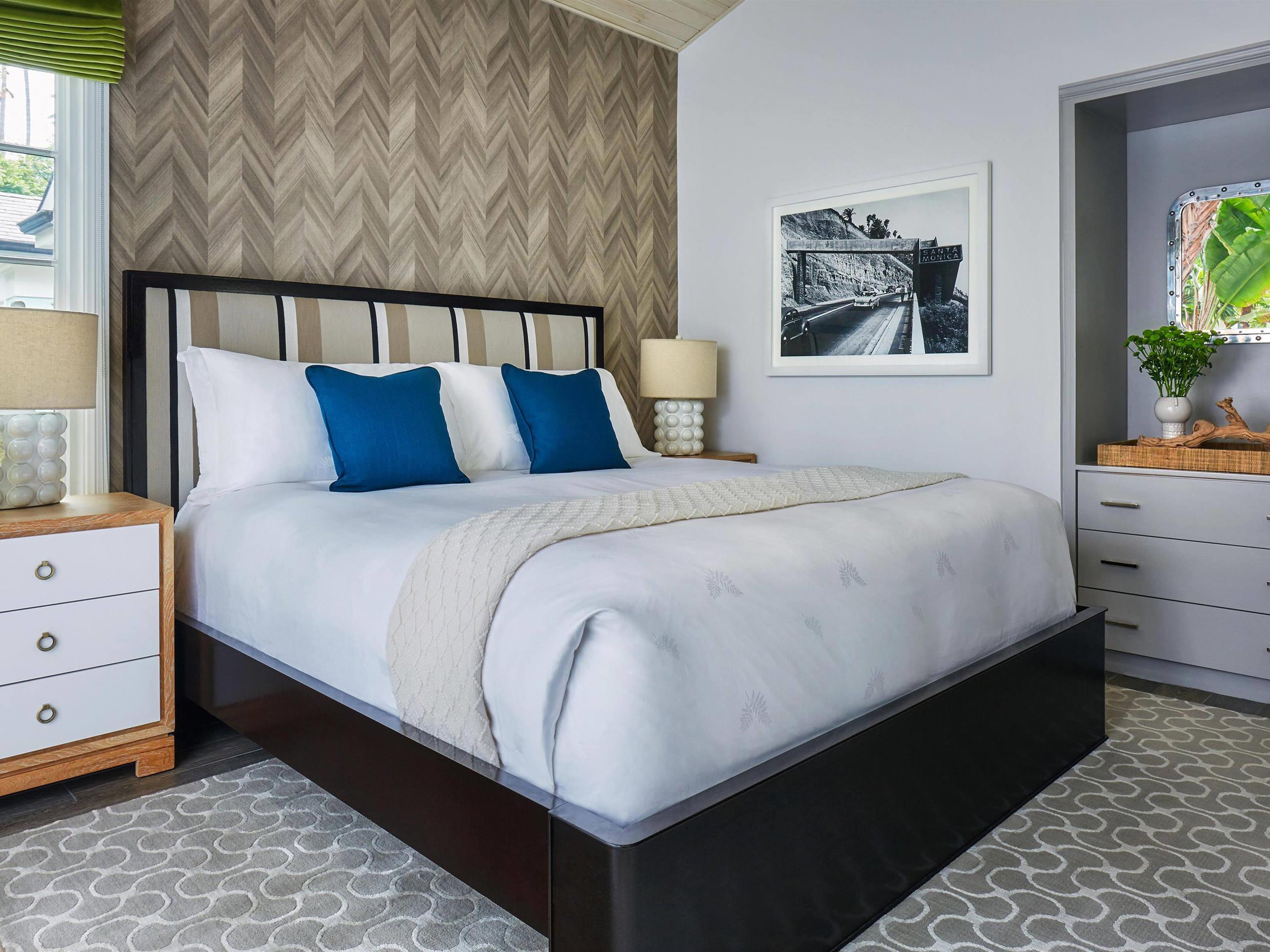 Bungalow King Size Bed