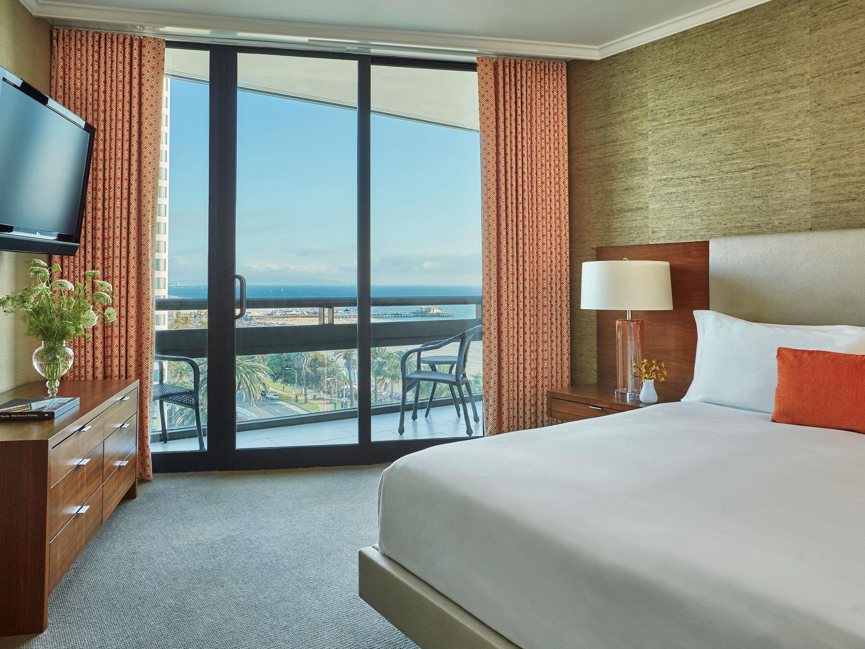 Double Deluxe King Bed