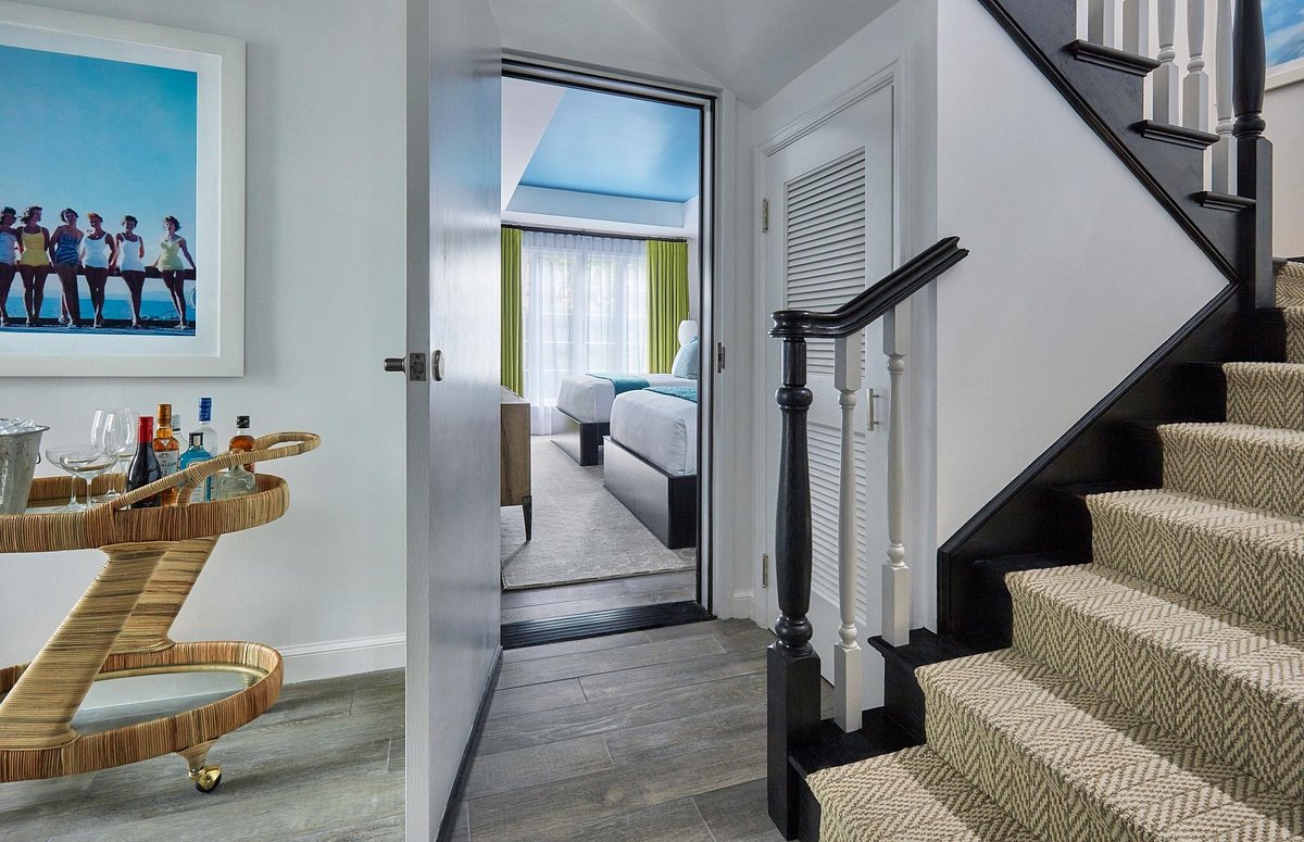 Bungalow King Size Bed