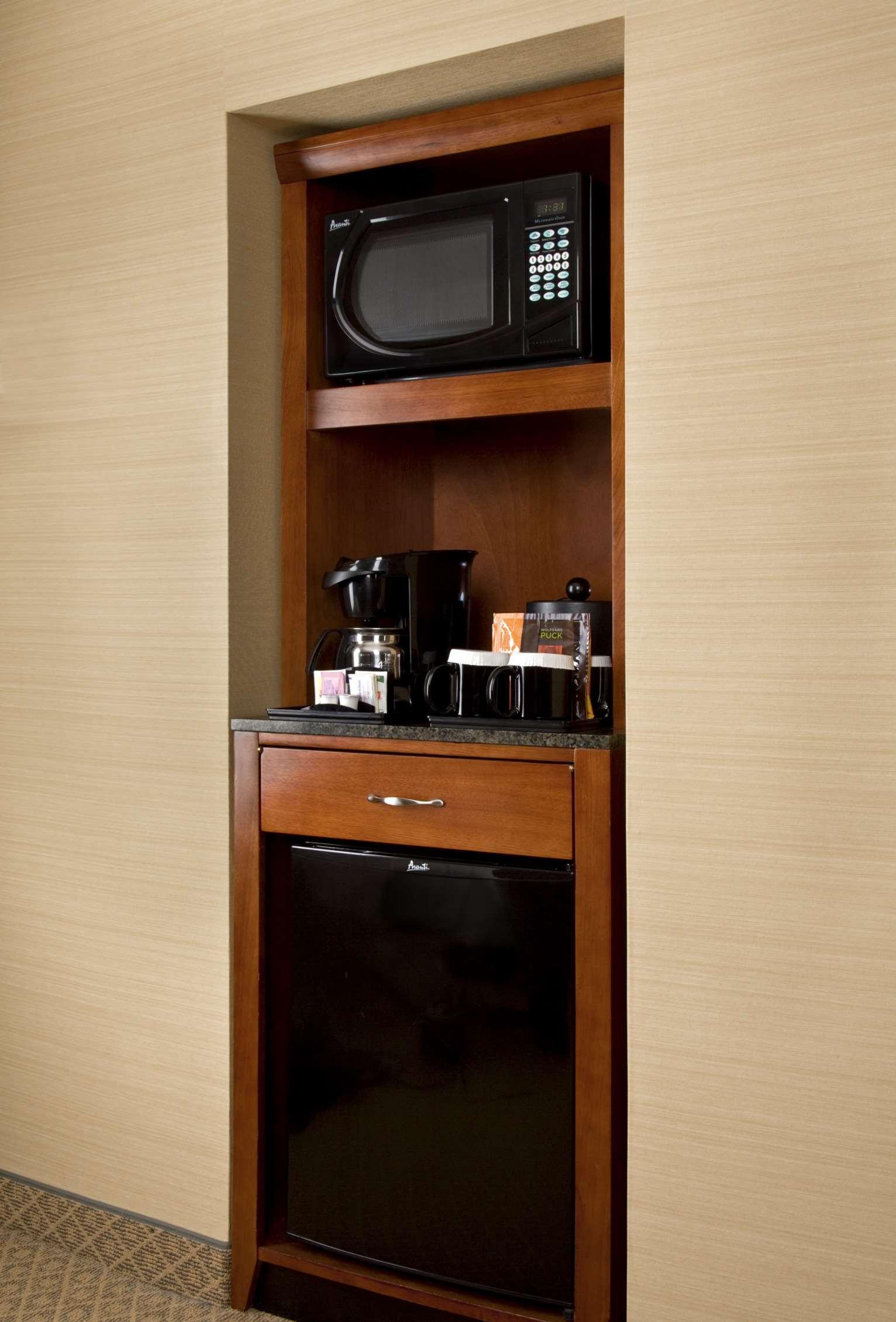 Suite Two Queen Beds One Bedroom