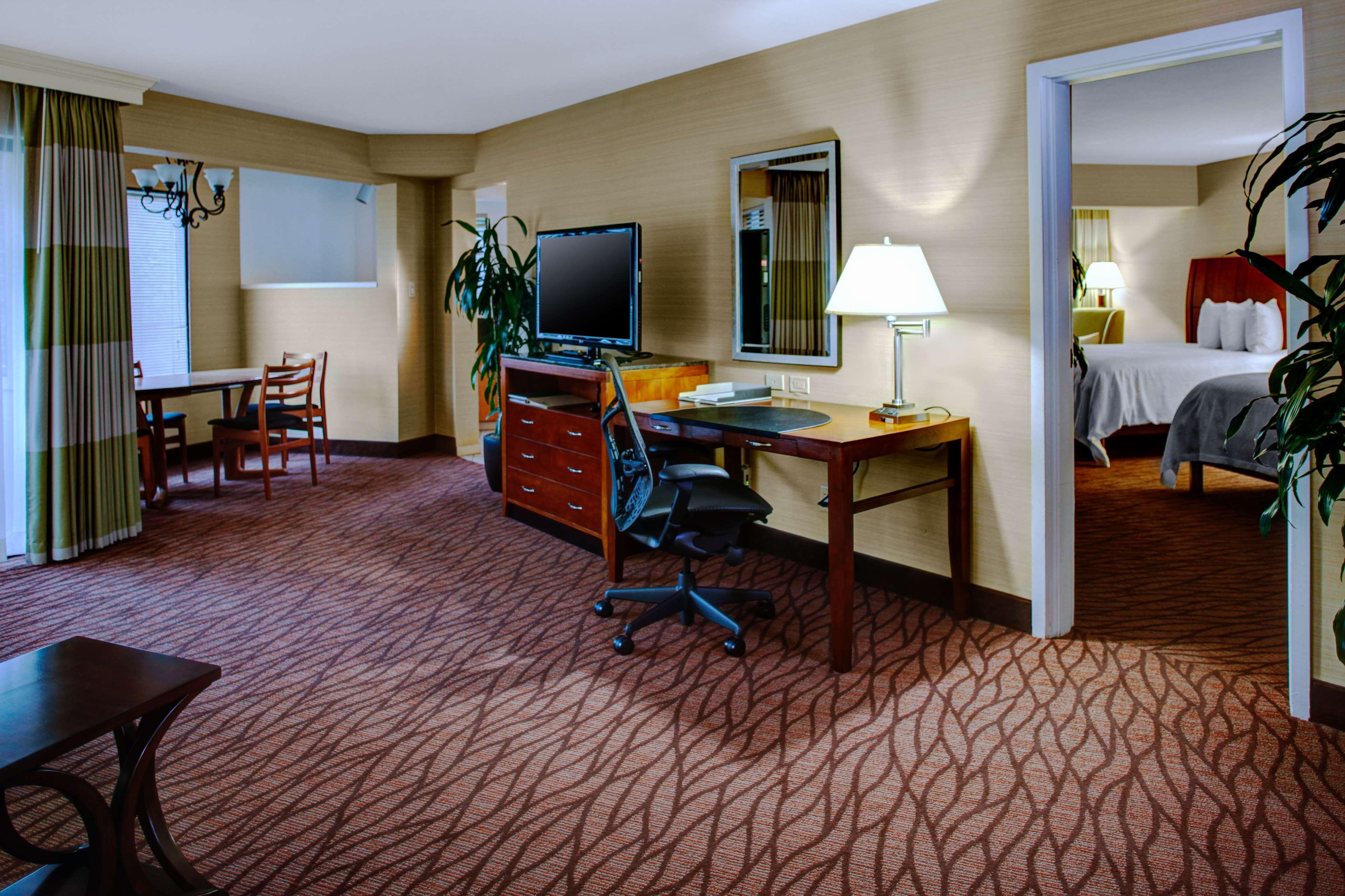 Suite Two Queen Beds One Bedroom