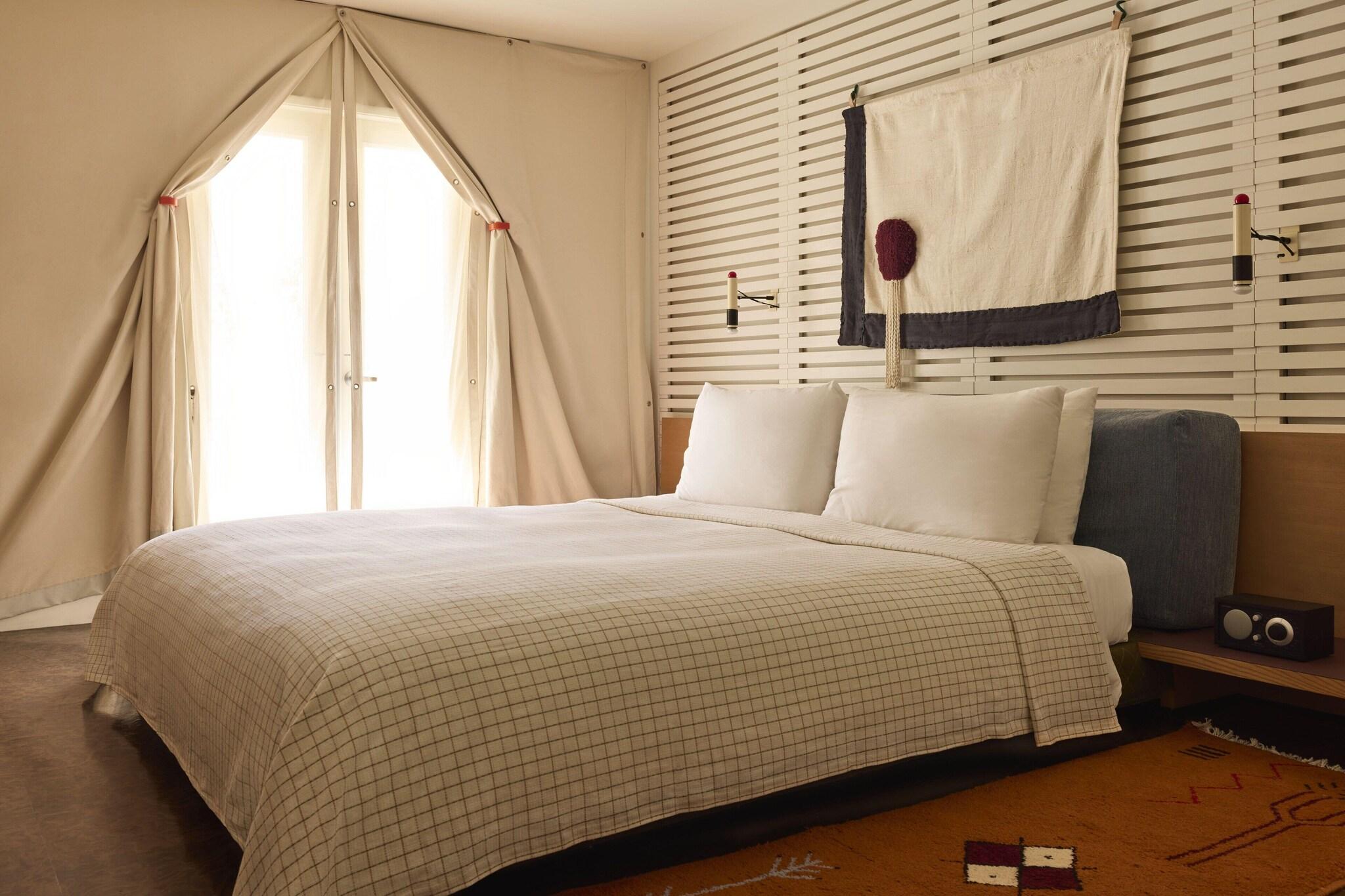 Double Superior King Bed