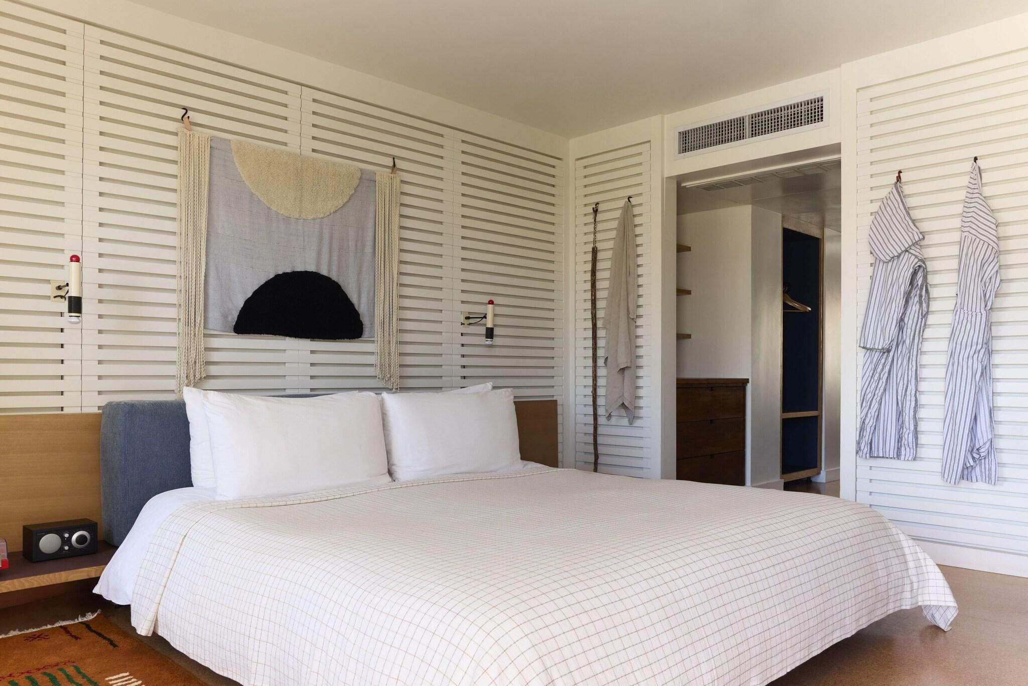 Double Deluxe King Bed