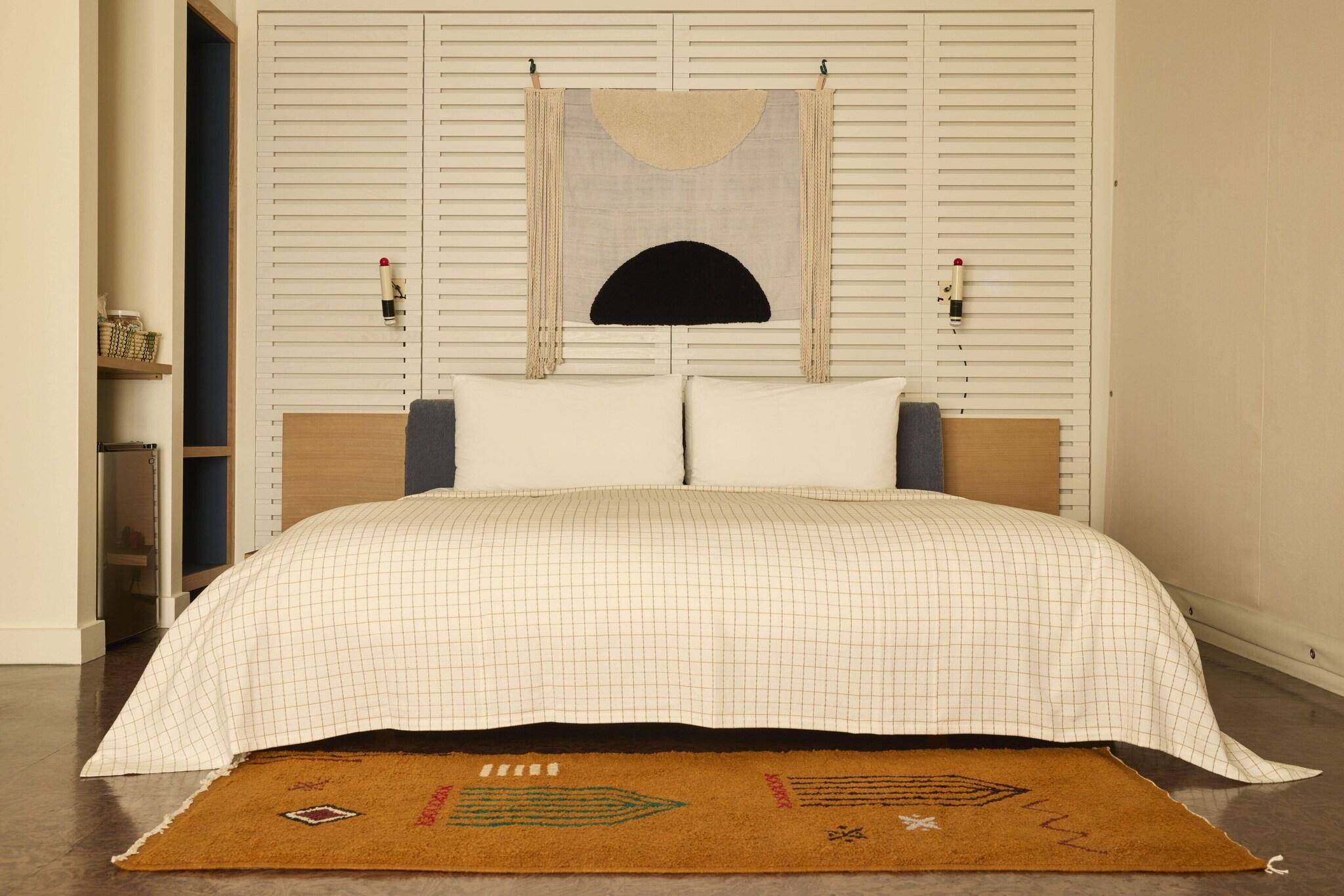 Double Deluxe King Bed