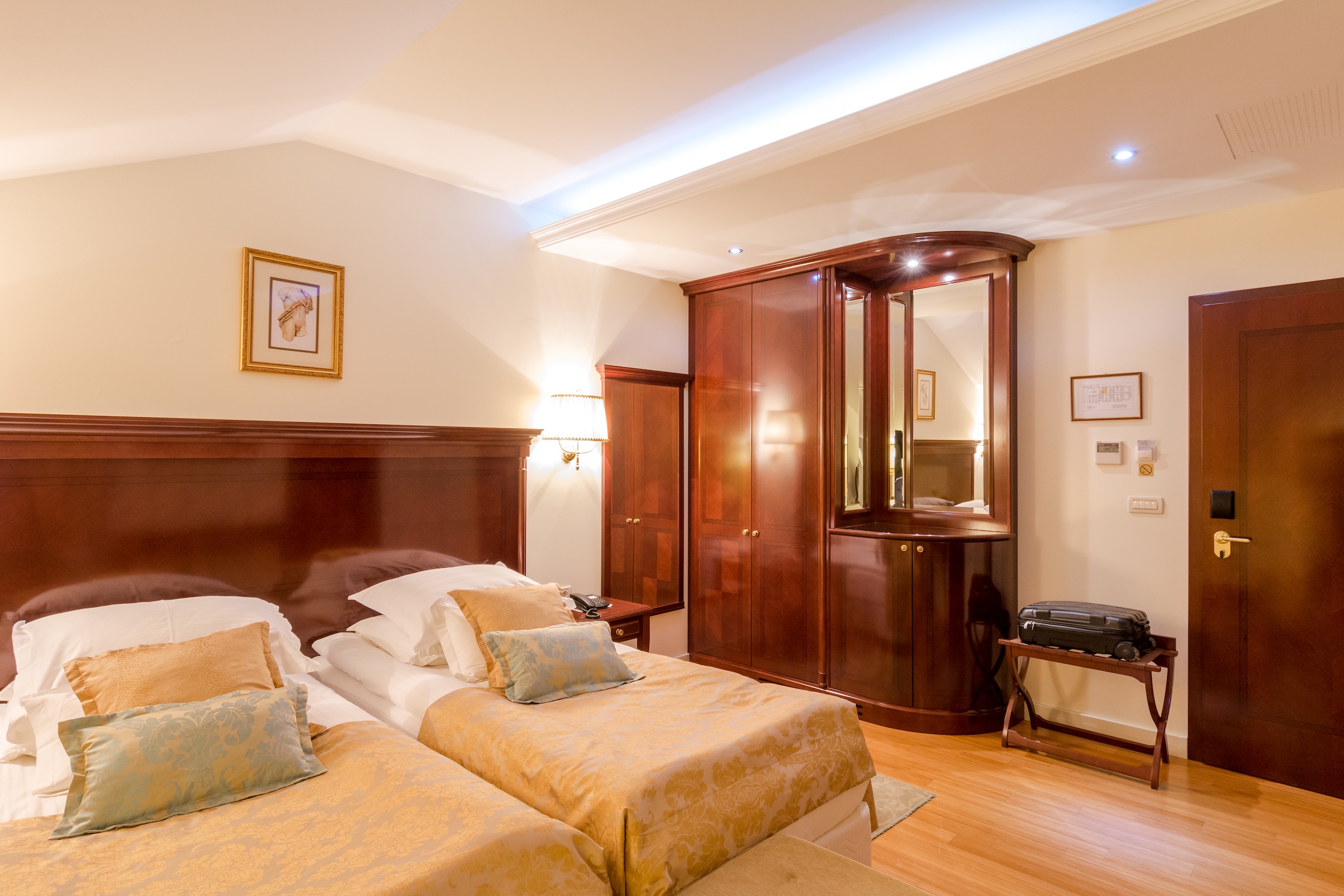 Double or Twin Standard