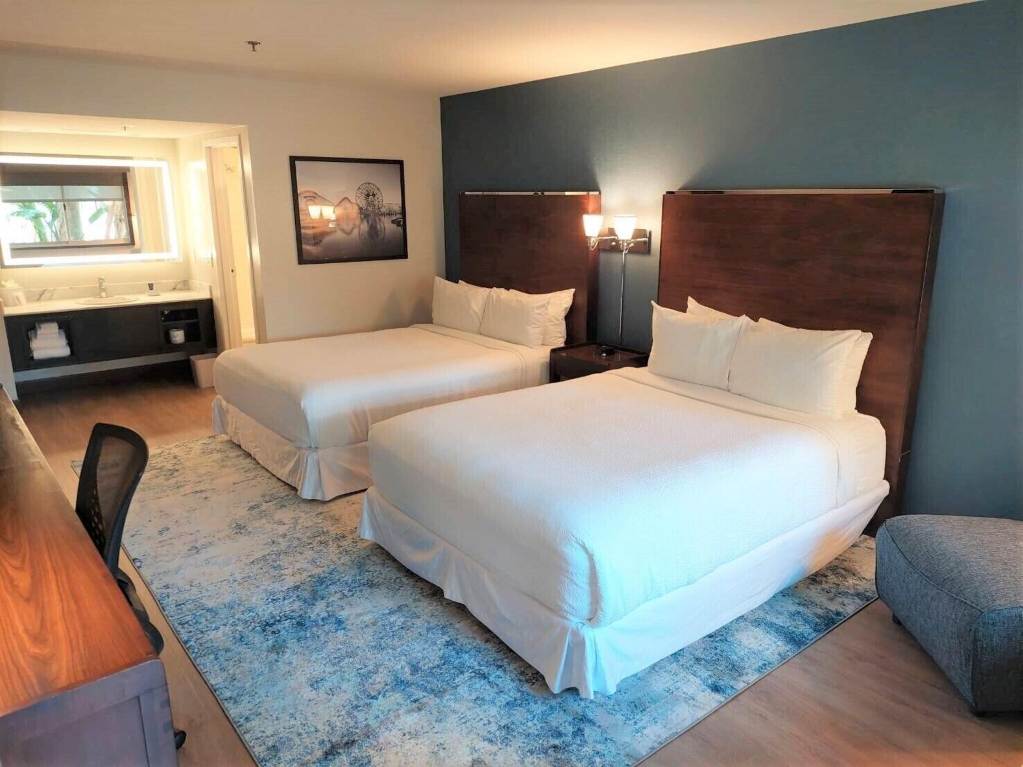 Room Accessible-two Queen Beds