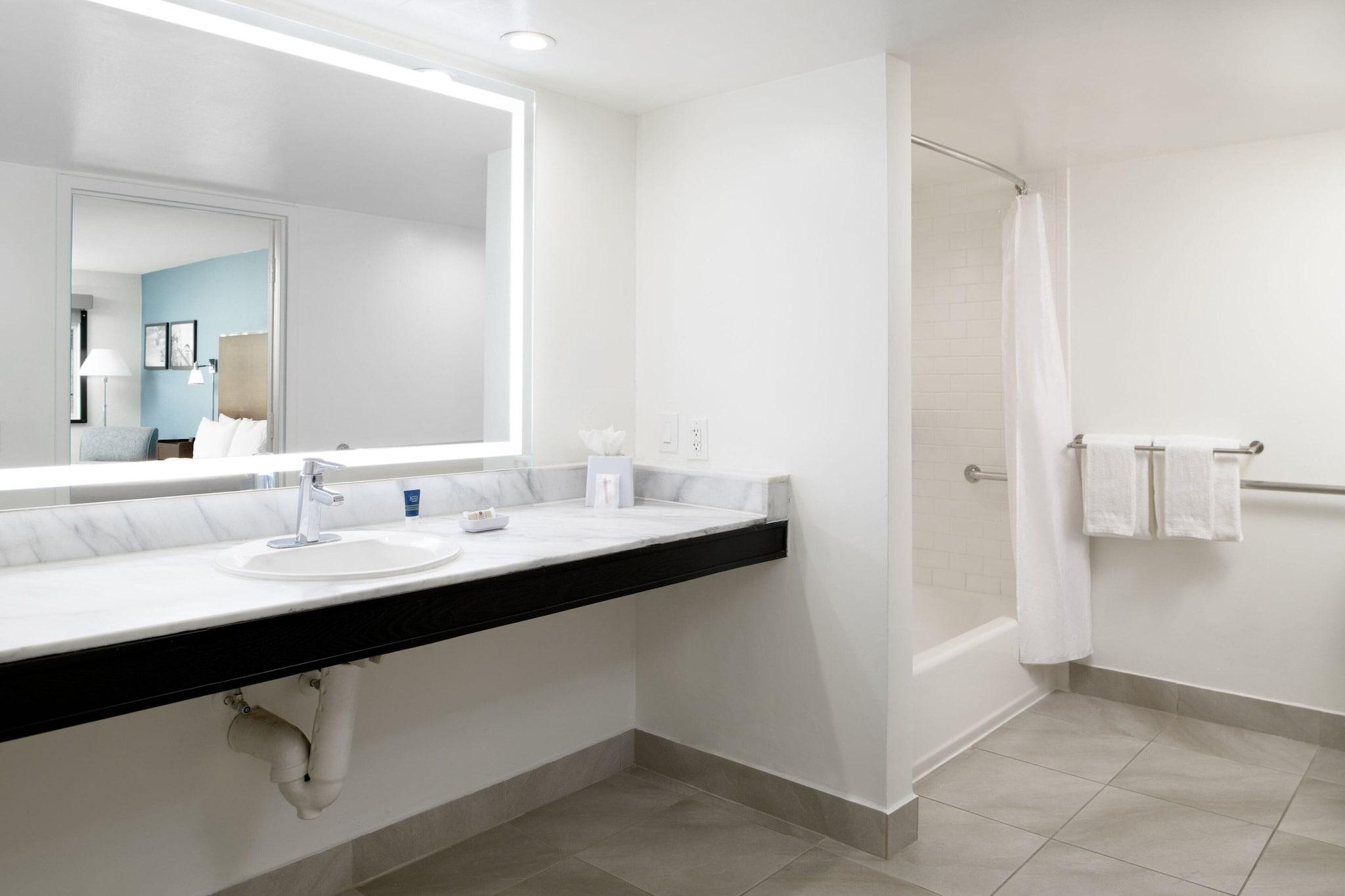 Room Accessible-two Queen Beds