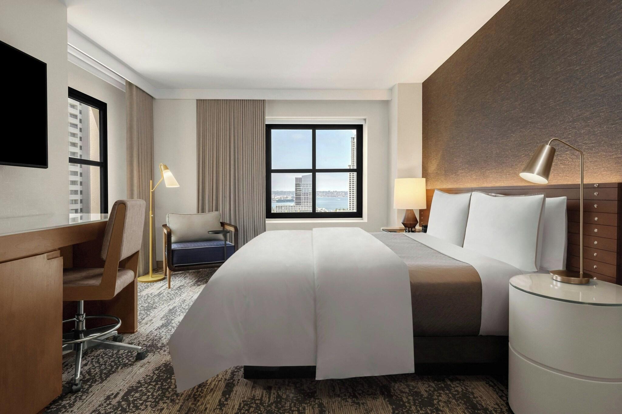 Suite Bay View King Bed