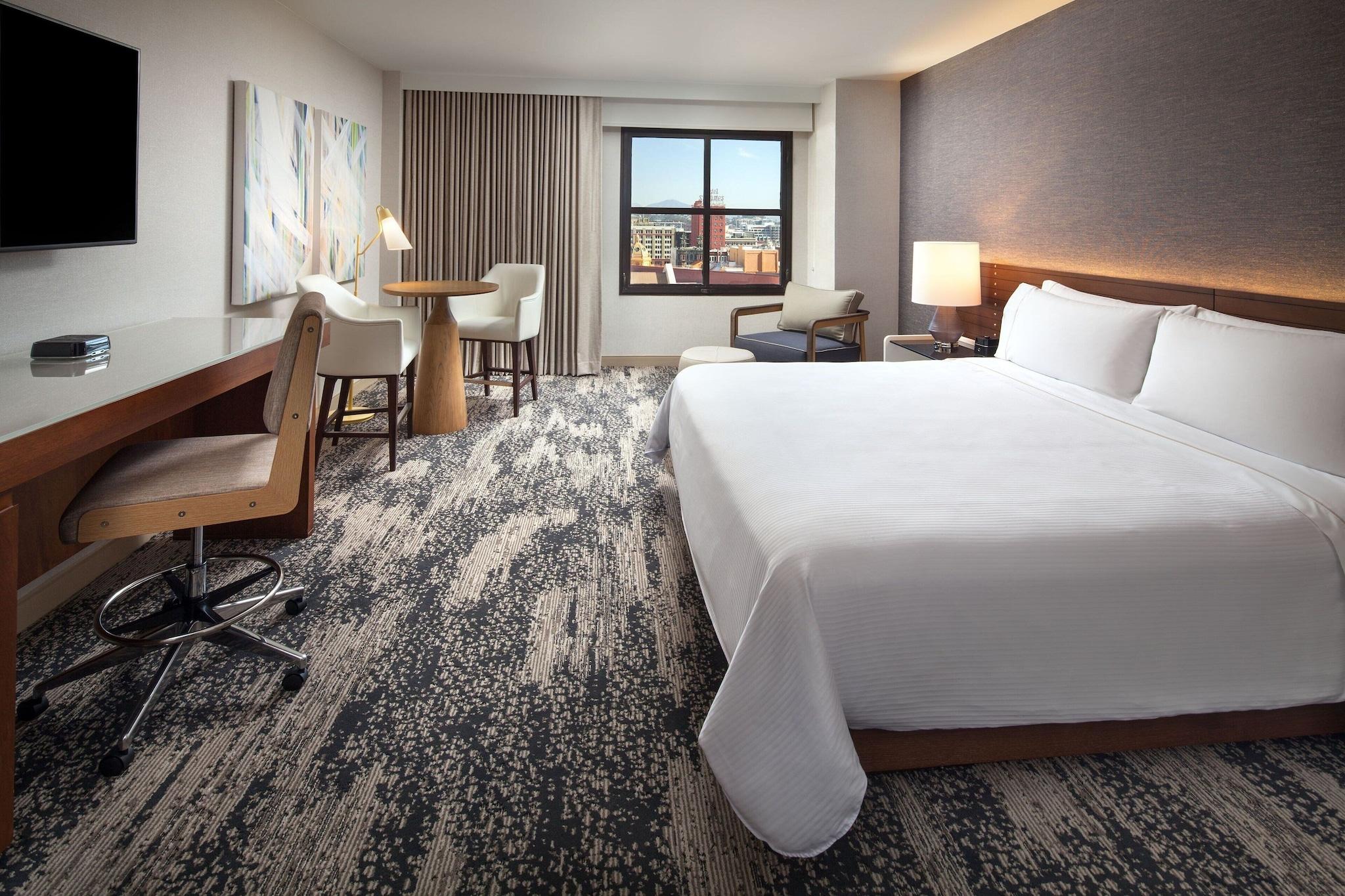 Junior Suite Bay View King Bed