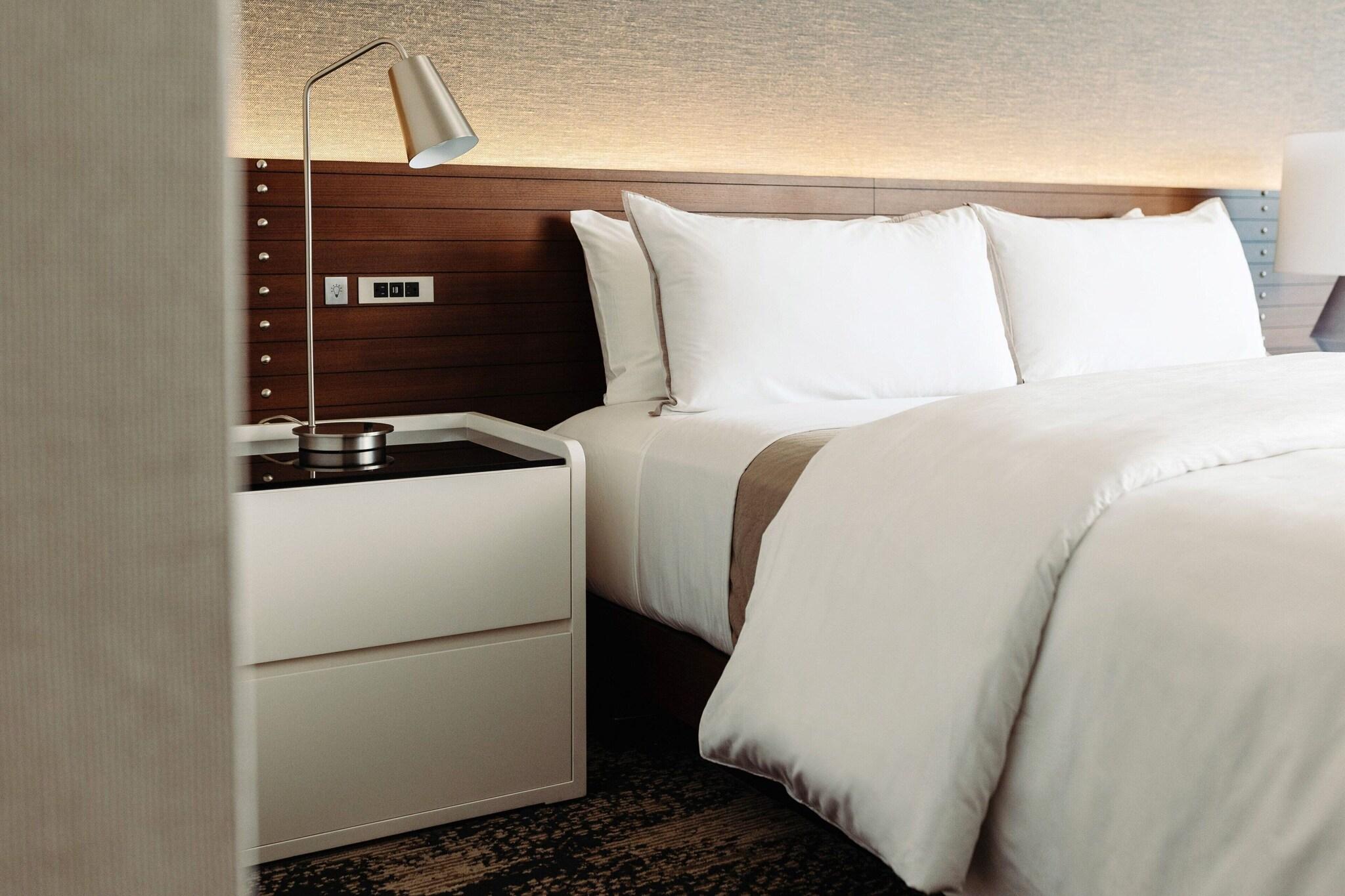 Double Deluxe King Bed