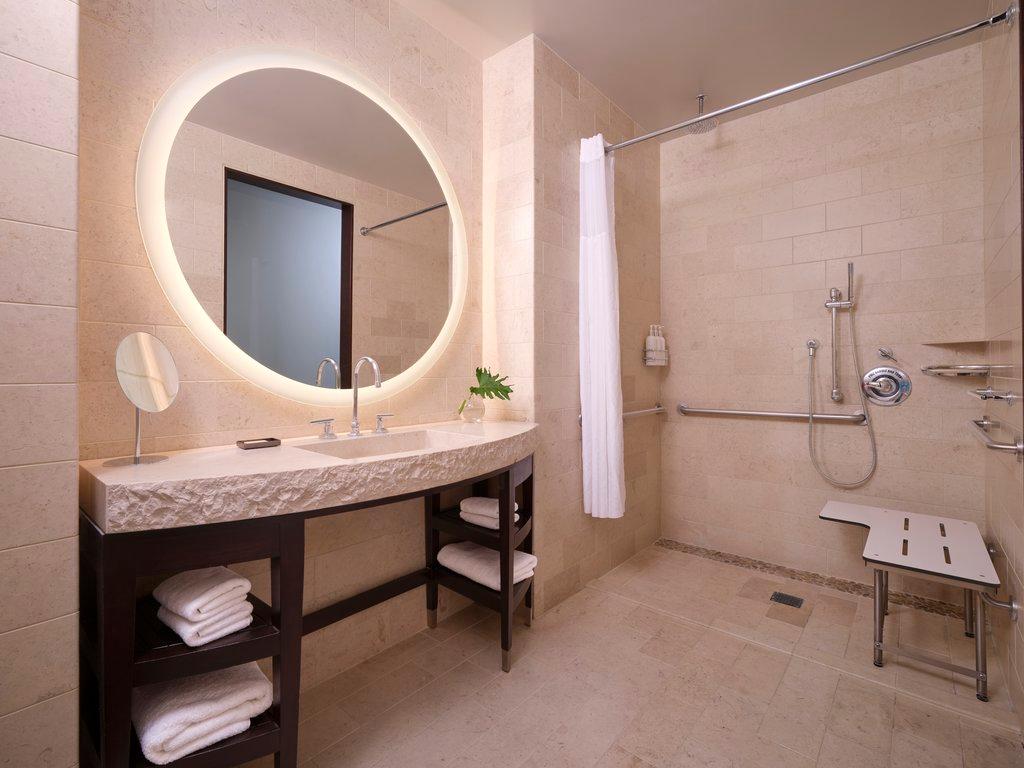 Double Deluxe King Bed