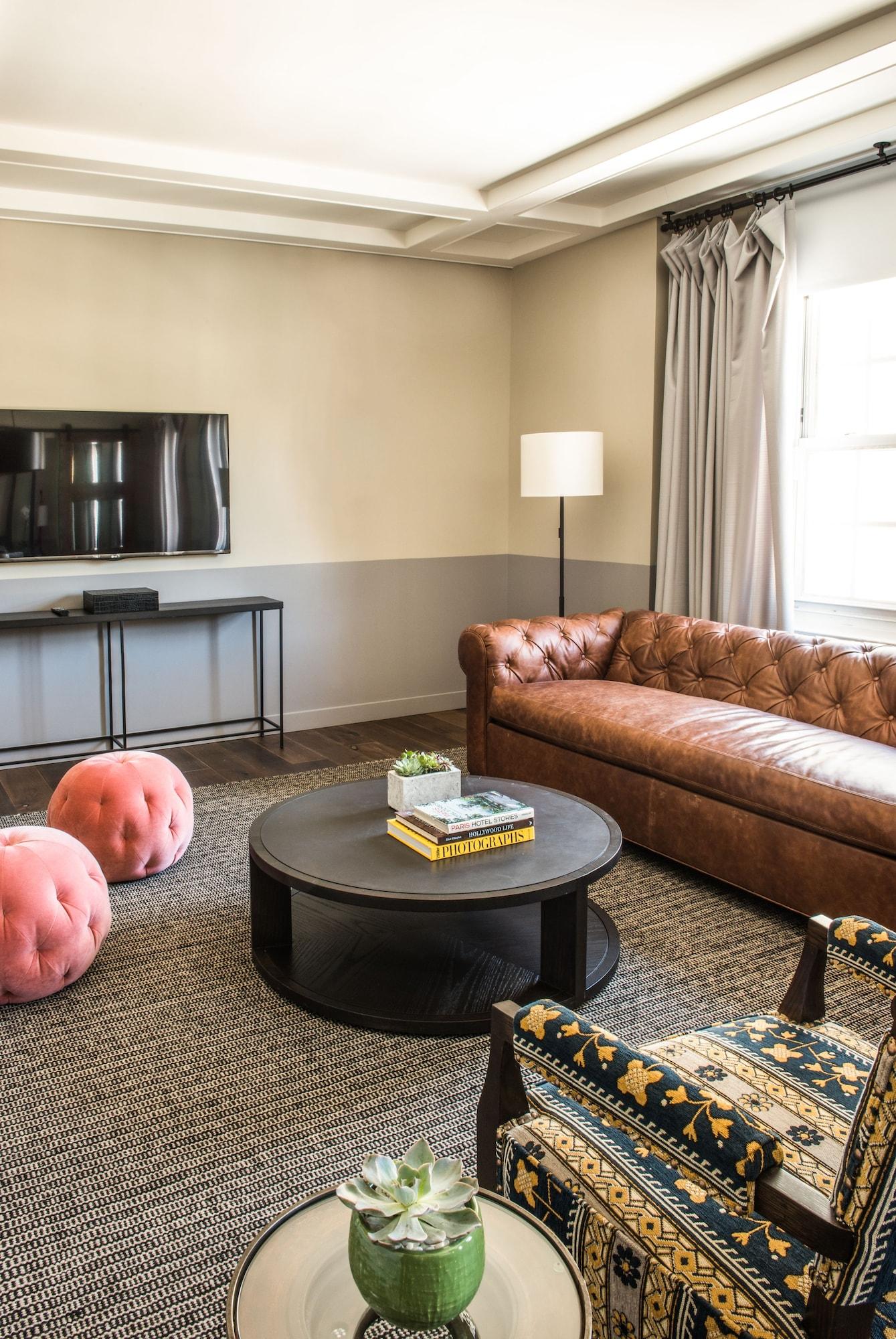 Suite Two Double Beds One Bedroom 