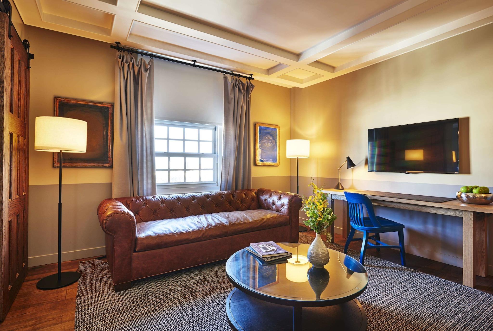 Suite Two Double Beds One Bedroom 