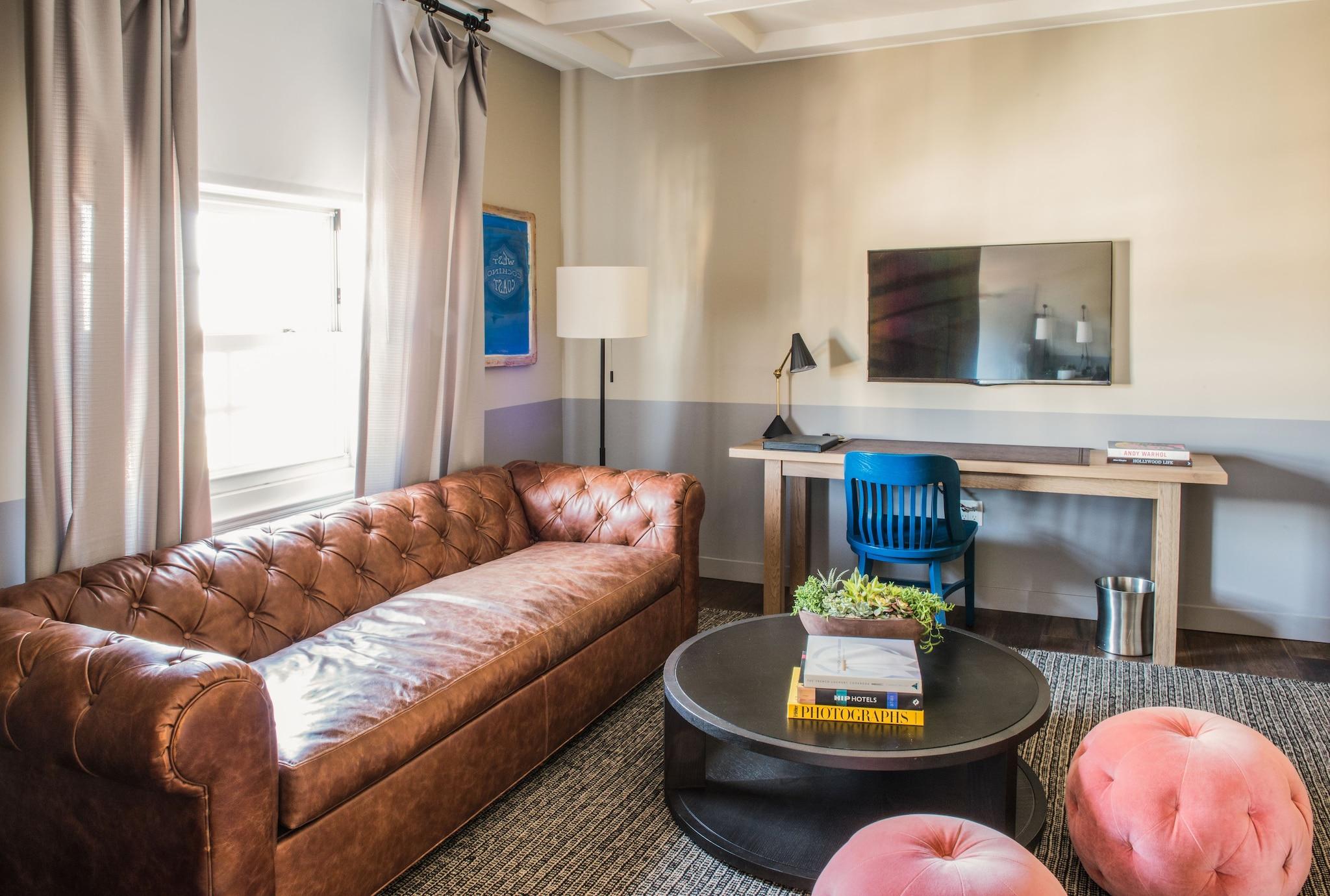 Suite Two Double Beds One Bedroom 