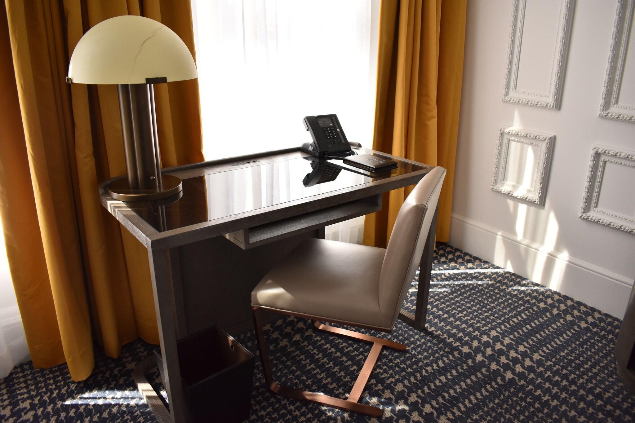 Double Superior Queen Bed