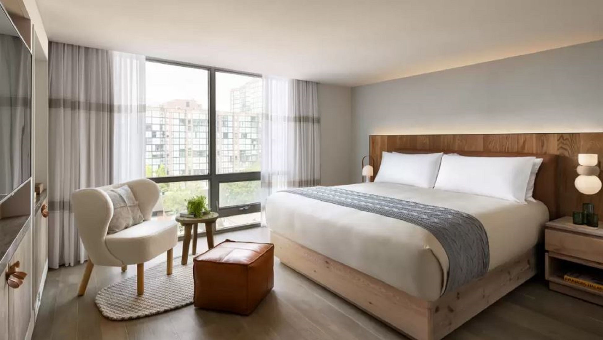 Studio King Size Bed