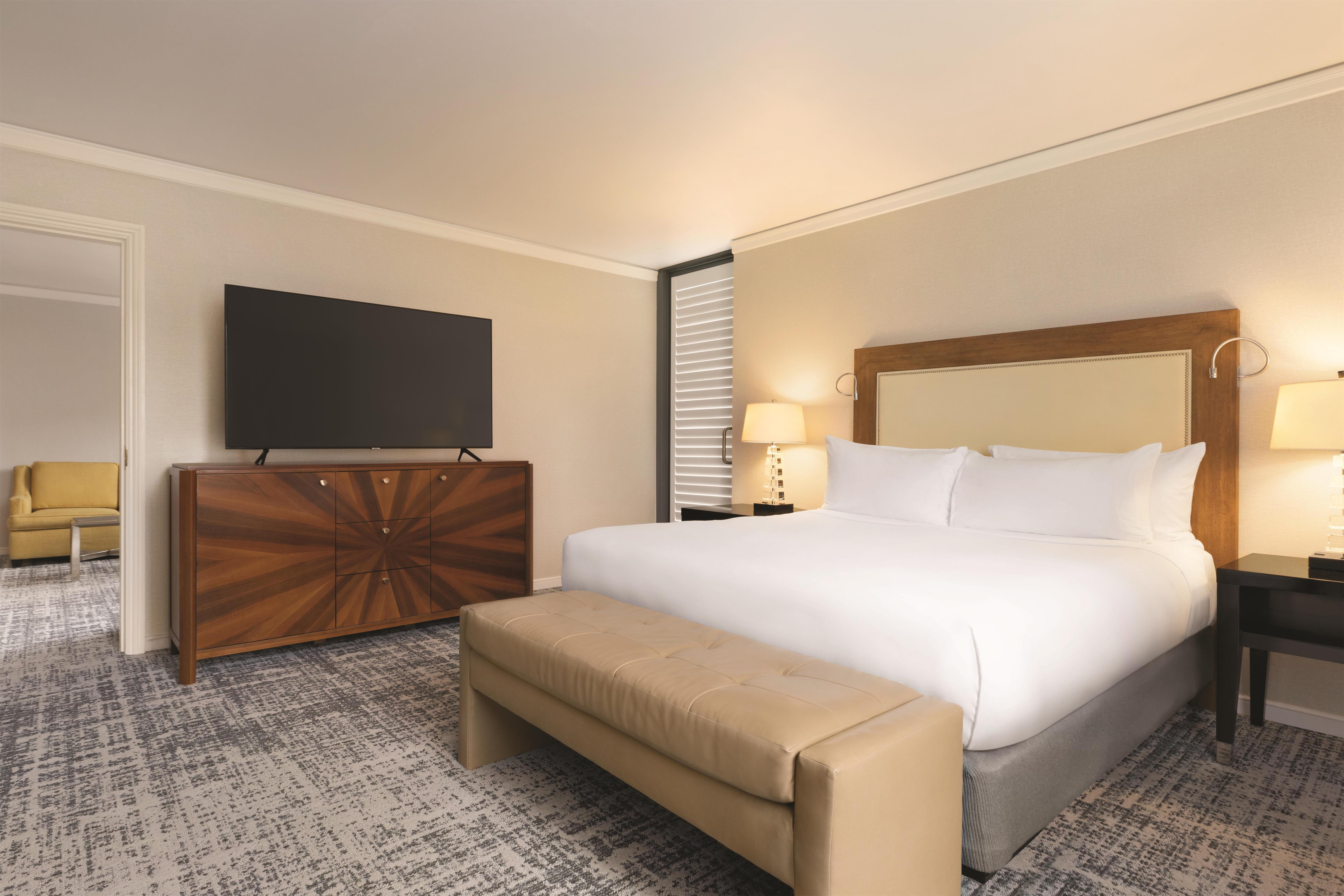 Suite King Size Bed