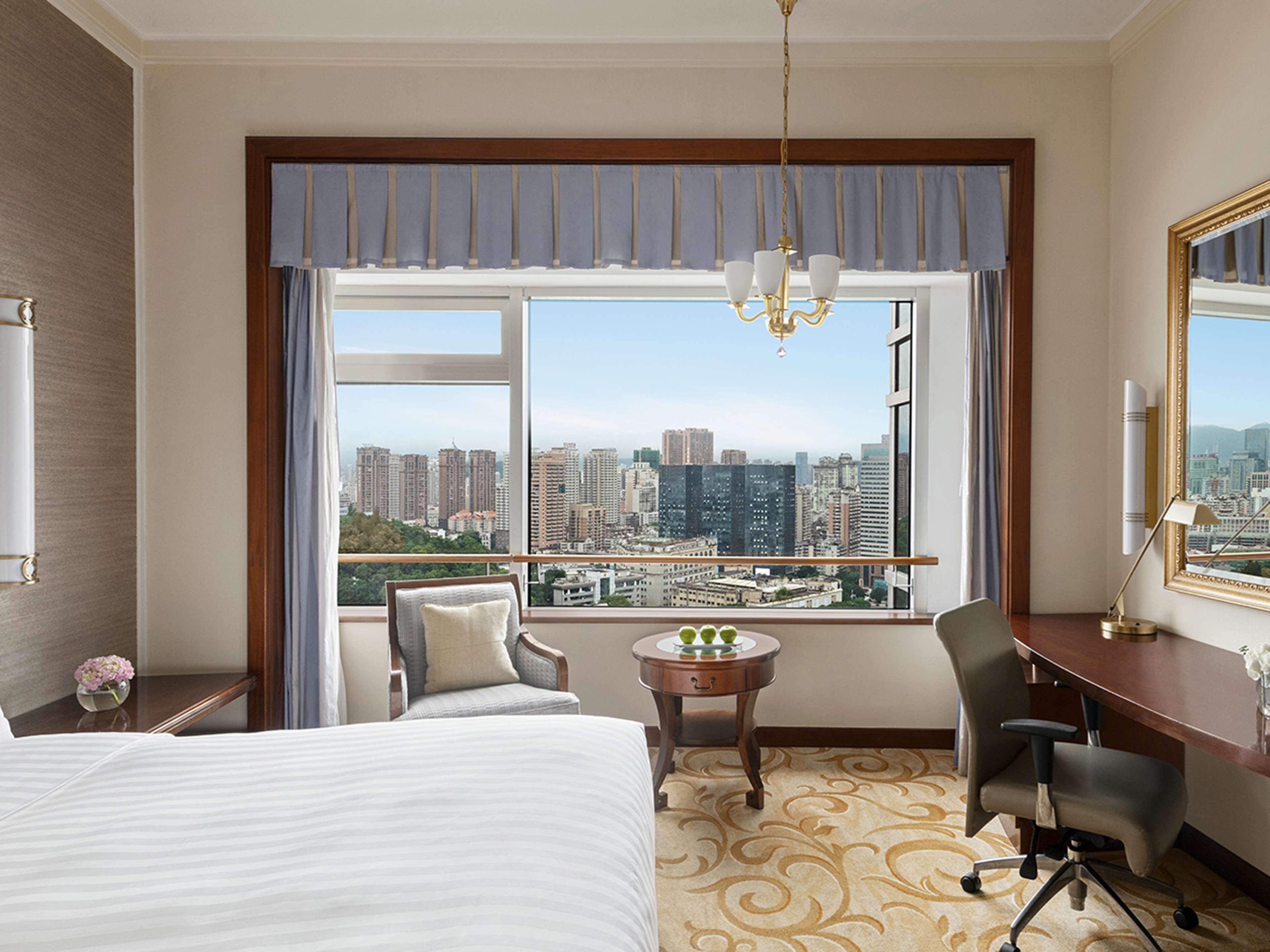 Room Deluxe King Bed