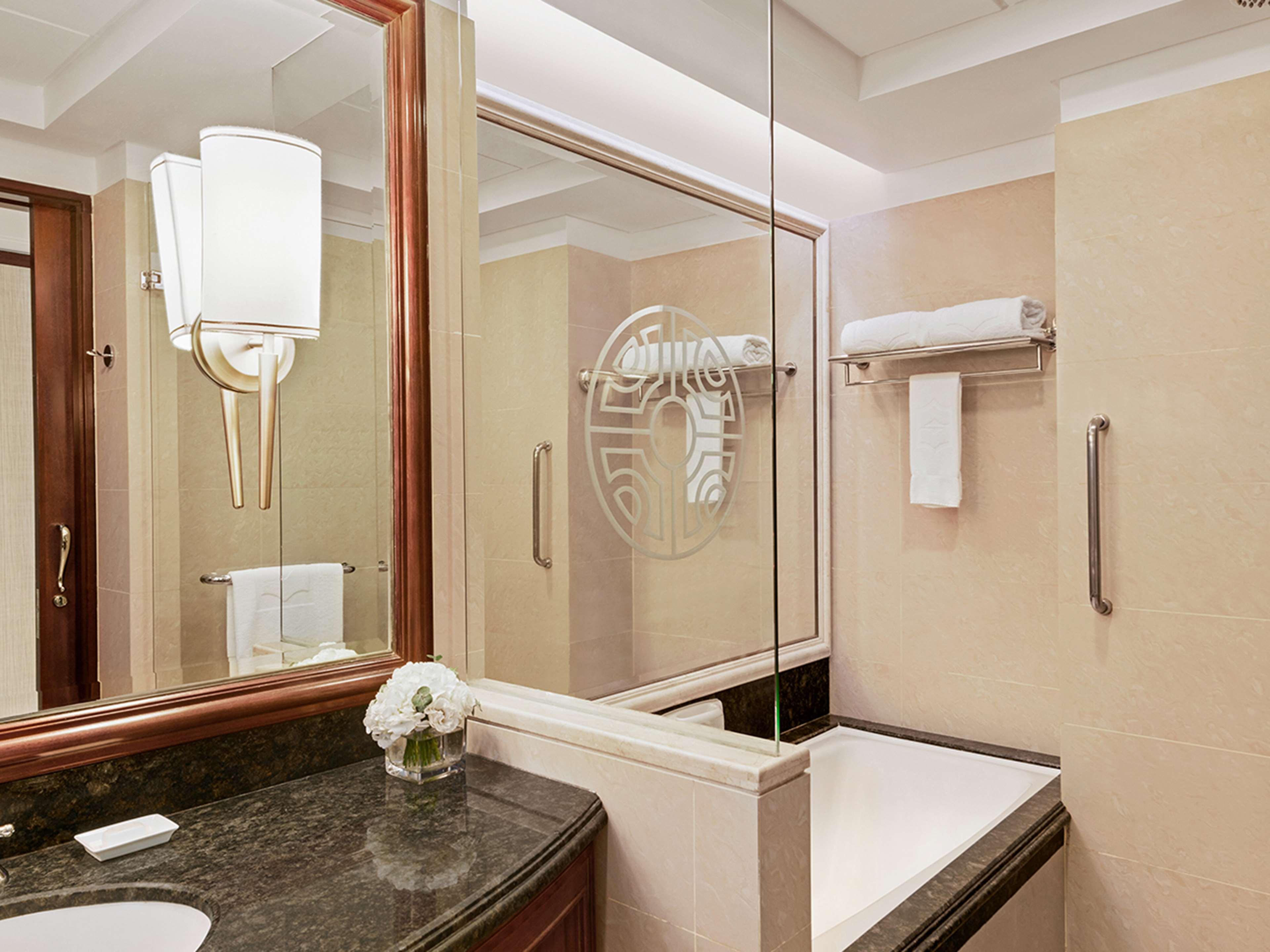 Room Deluxe King Bed