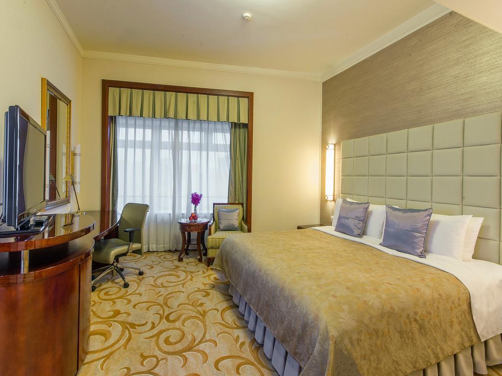 Room Deluxe King Bed