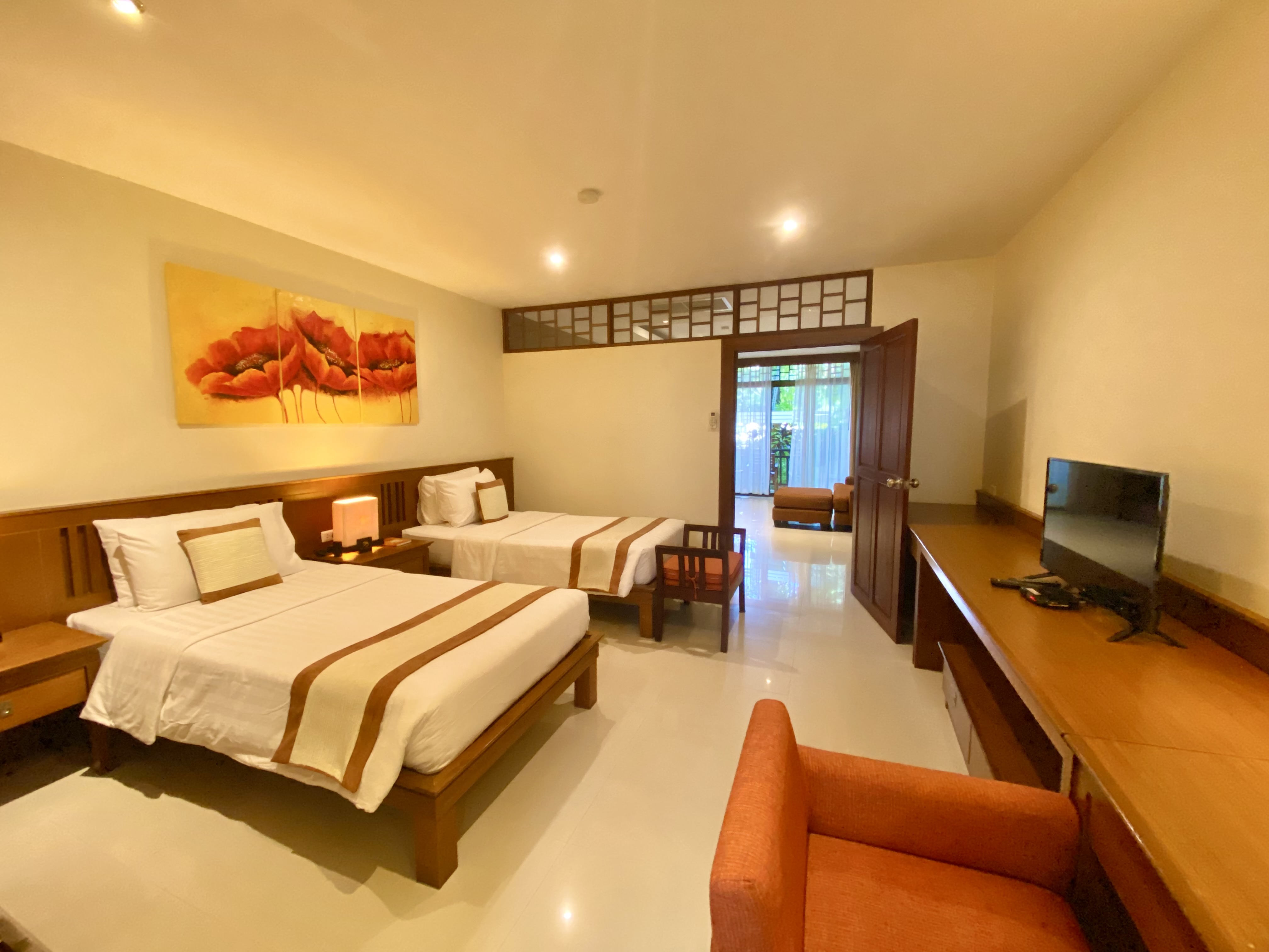 Twin Deluxe Pool View