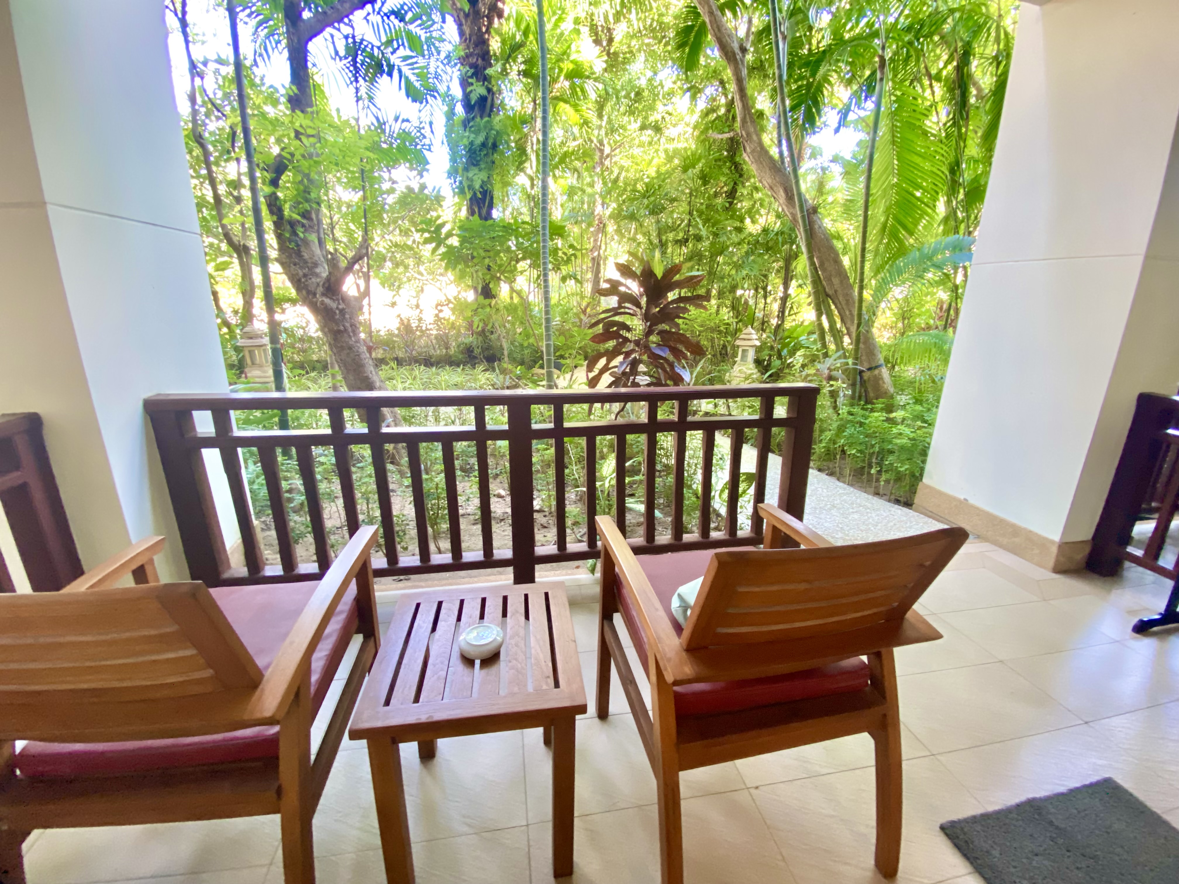 Twin Deluxe Pool View