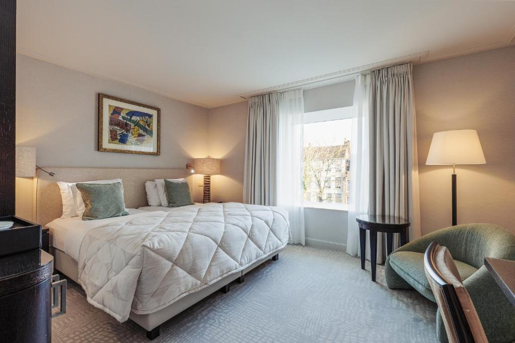 Double Single Superior with Views