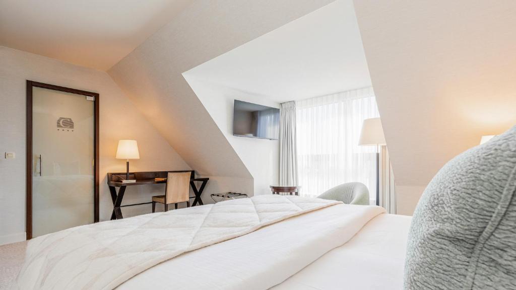 Double or Twin Superior