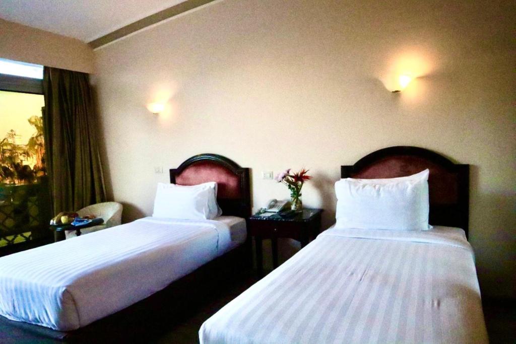 Double or Twin Side Sea View