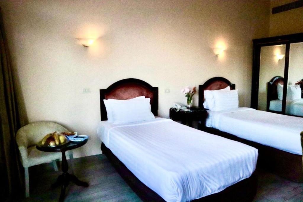 Double or Twin Side Sea View